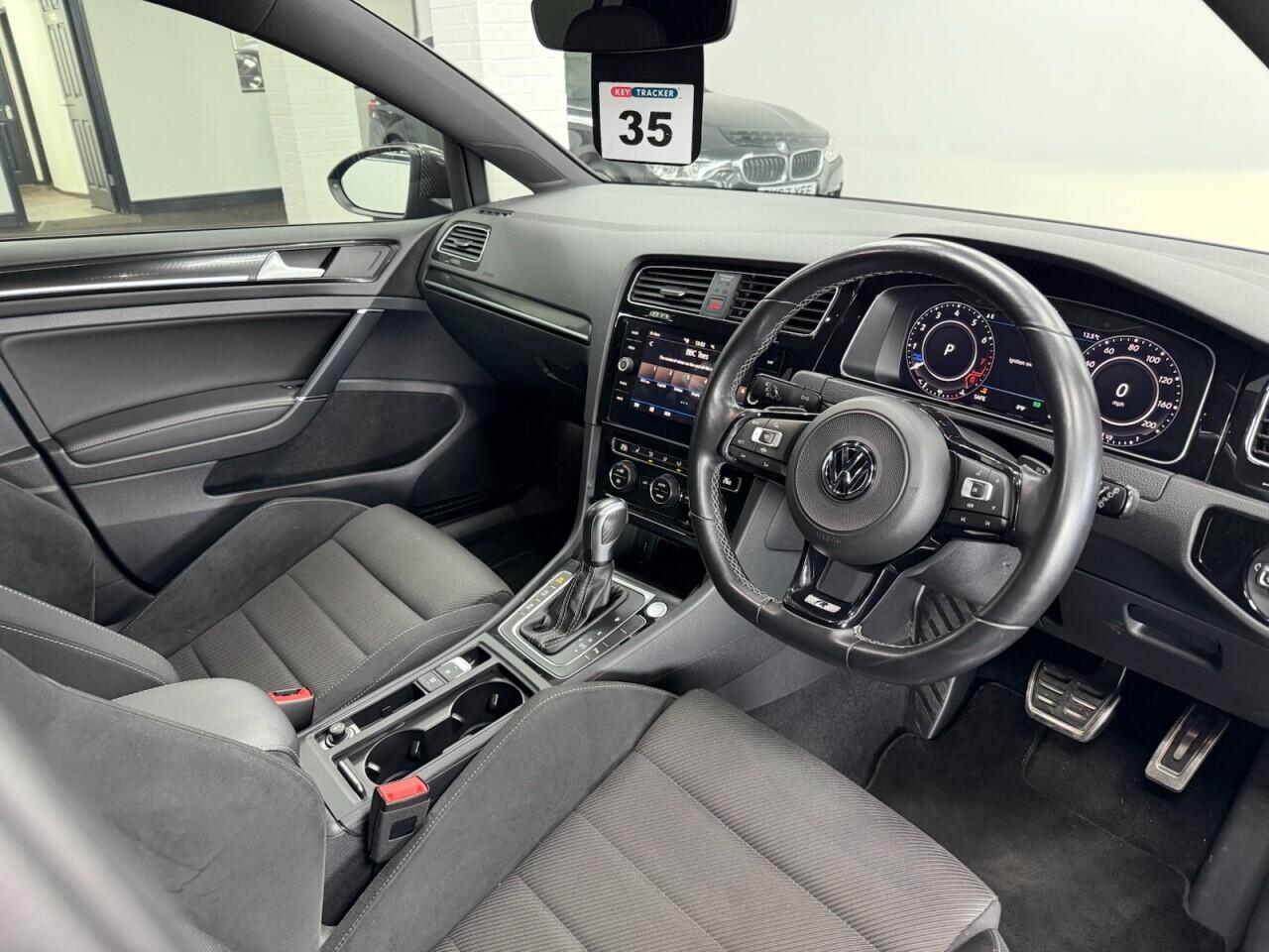 Volkswagen Golf - Image 4