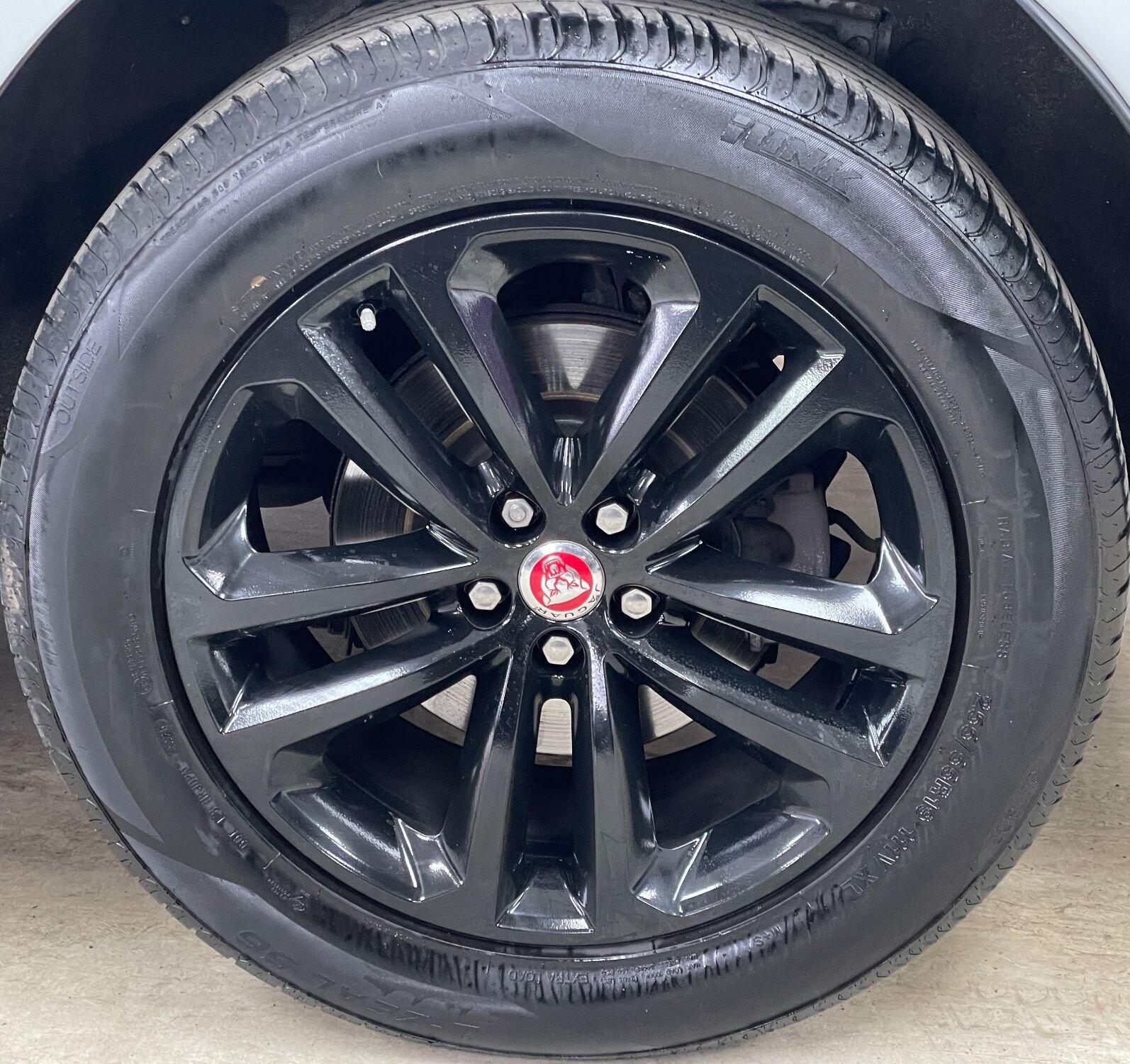 Jaguar F-Pace - Image 14