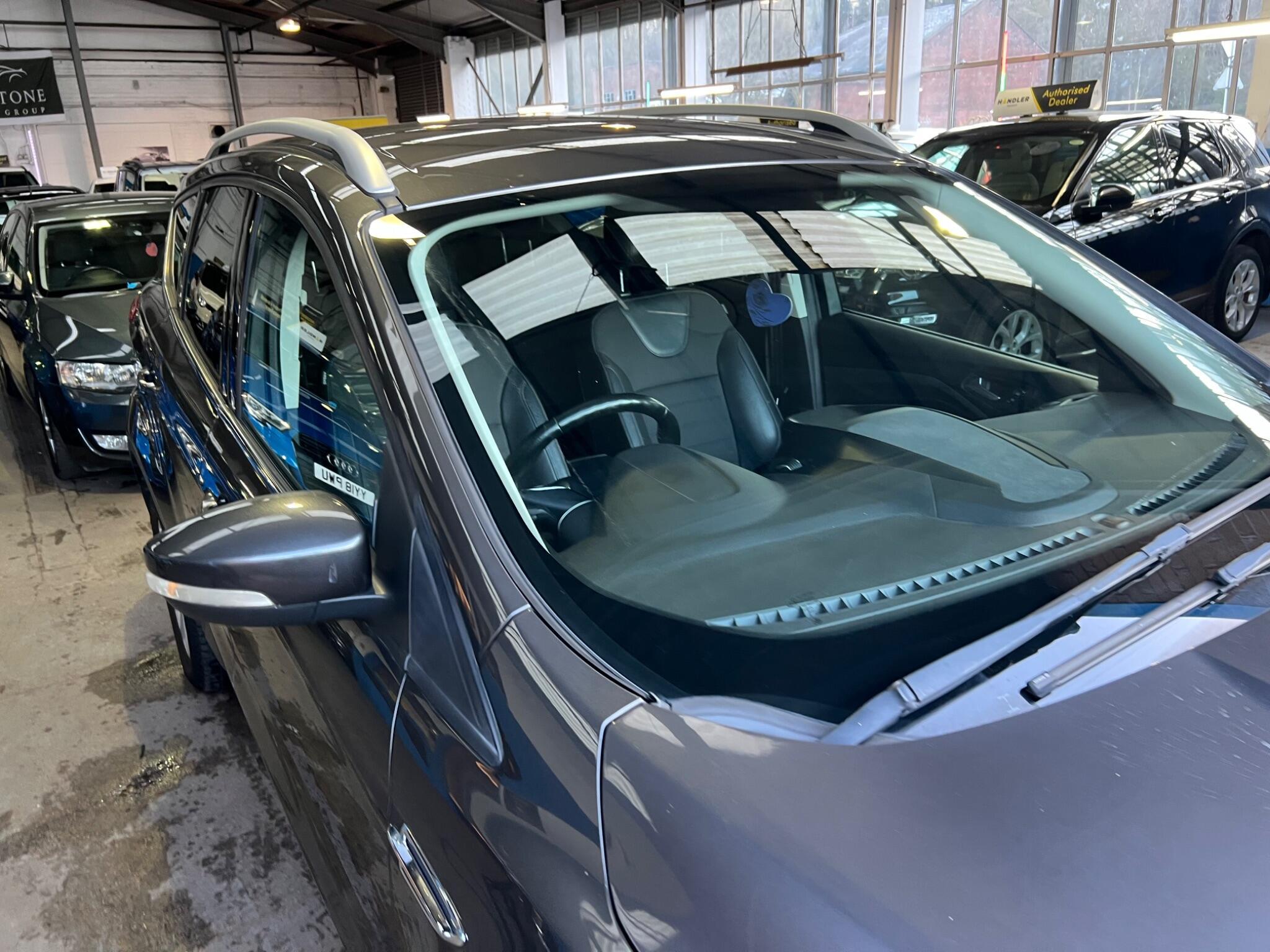 Ford Kuga - Image 31