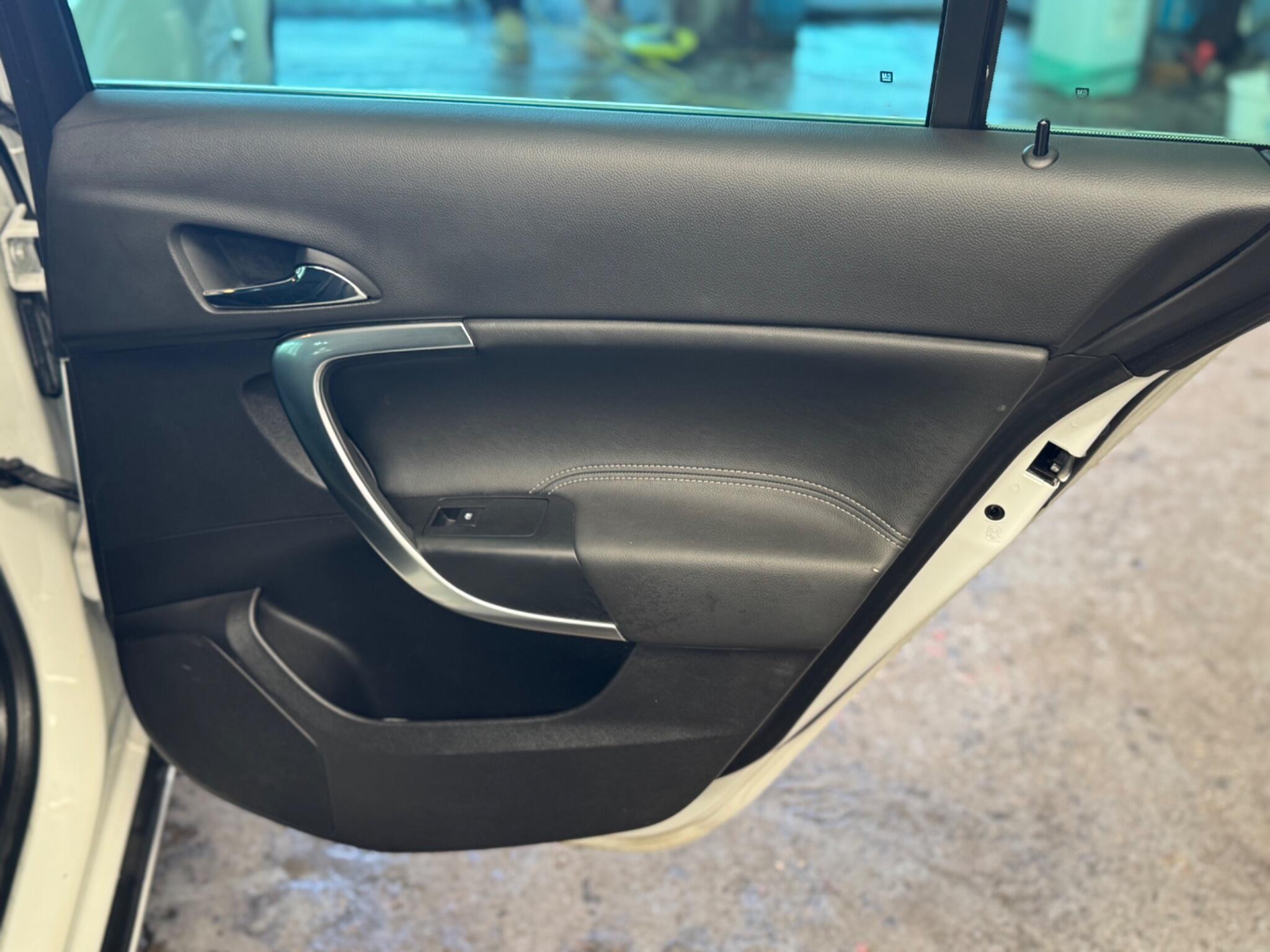 Vauxhall Insignia - Image 25