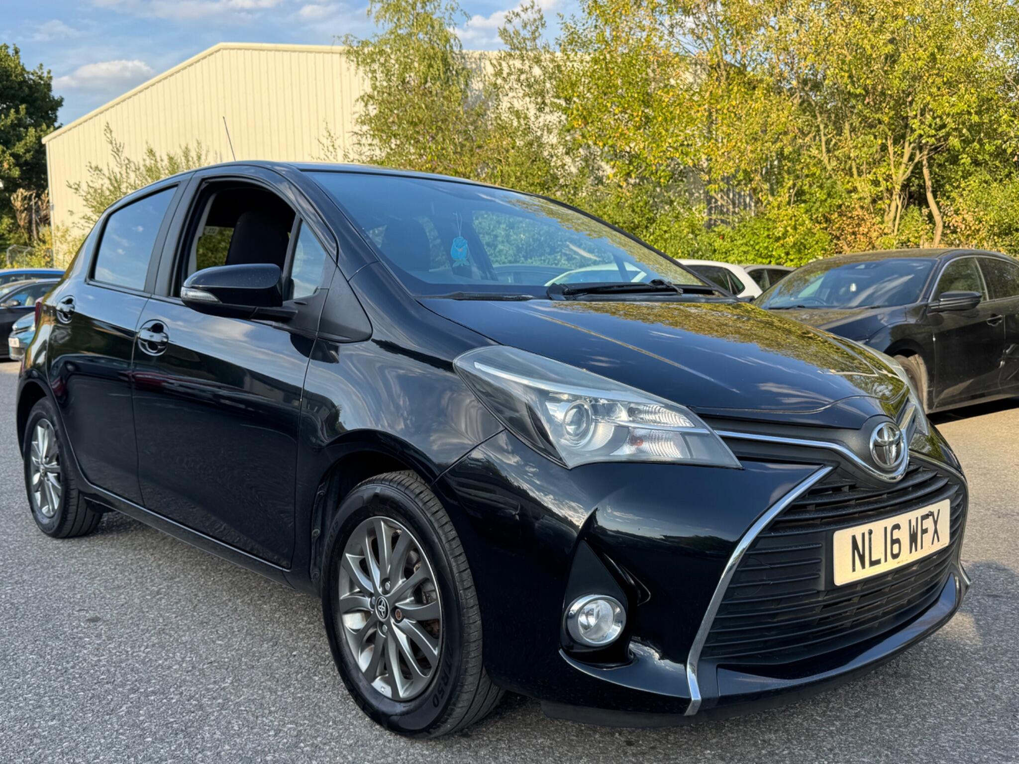 Toyota Yaris - Image 2