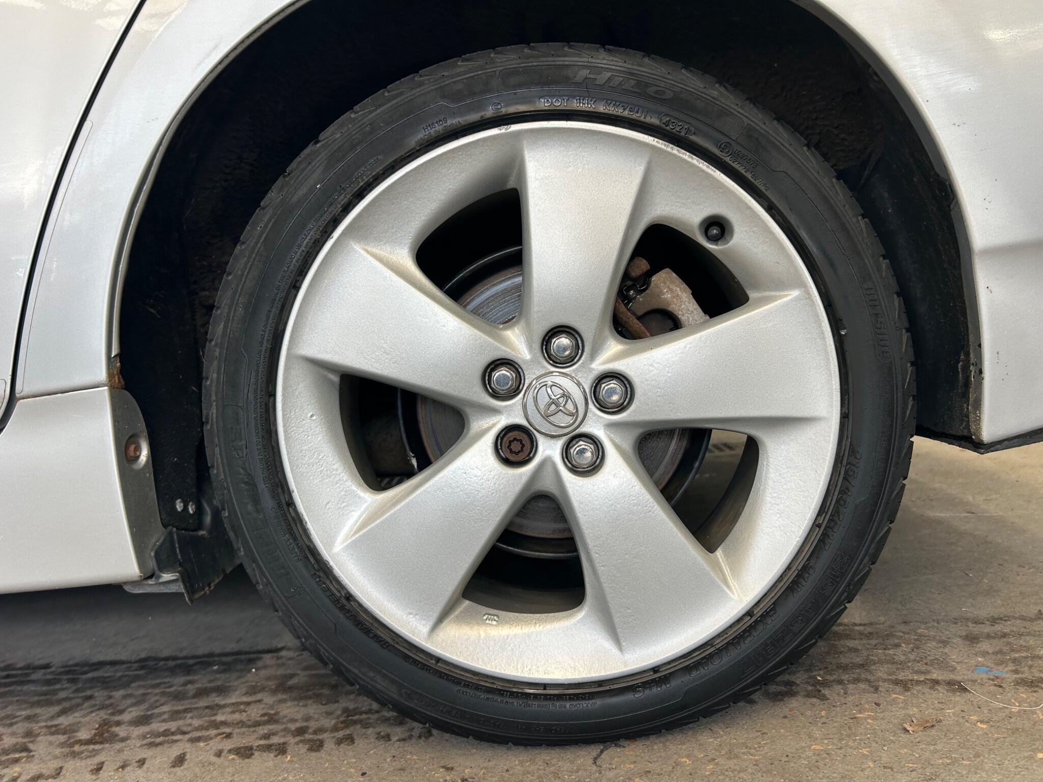 Toyota Prius - Image 28