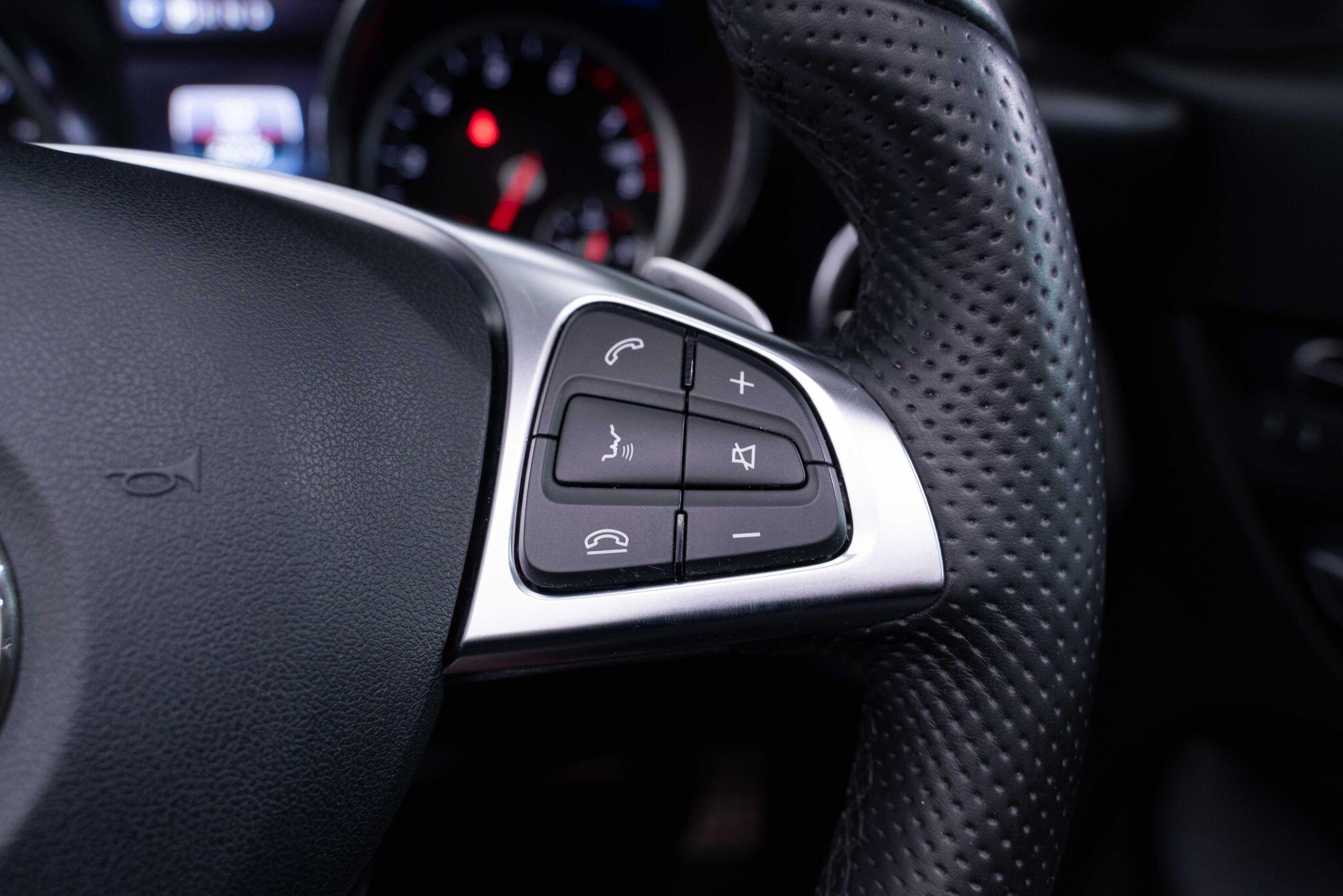 Mercedes SLC - Image 15