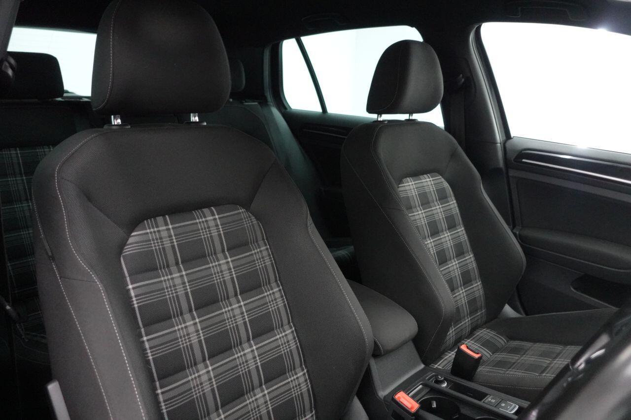 Volkswagen Golf - Image 2