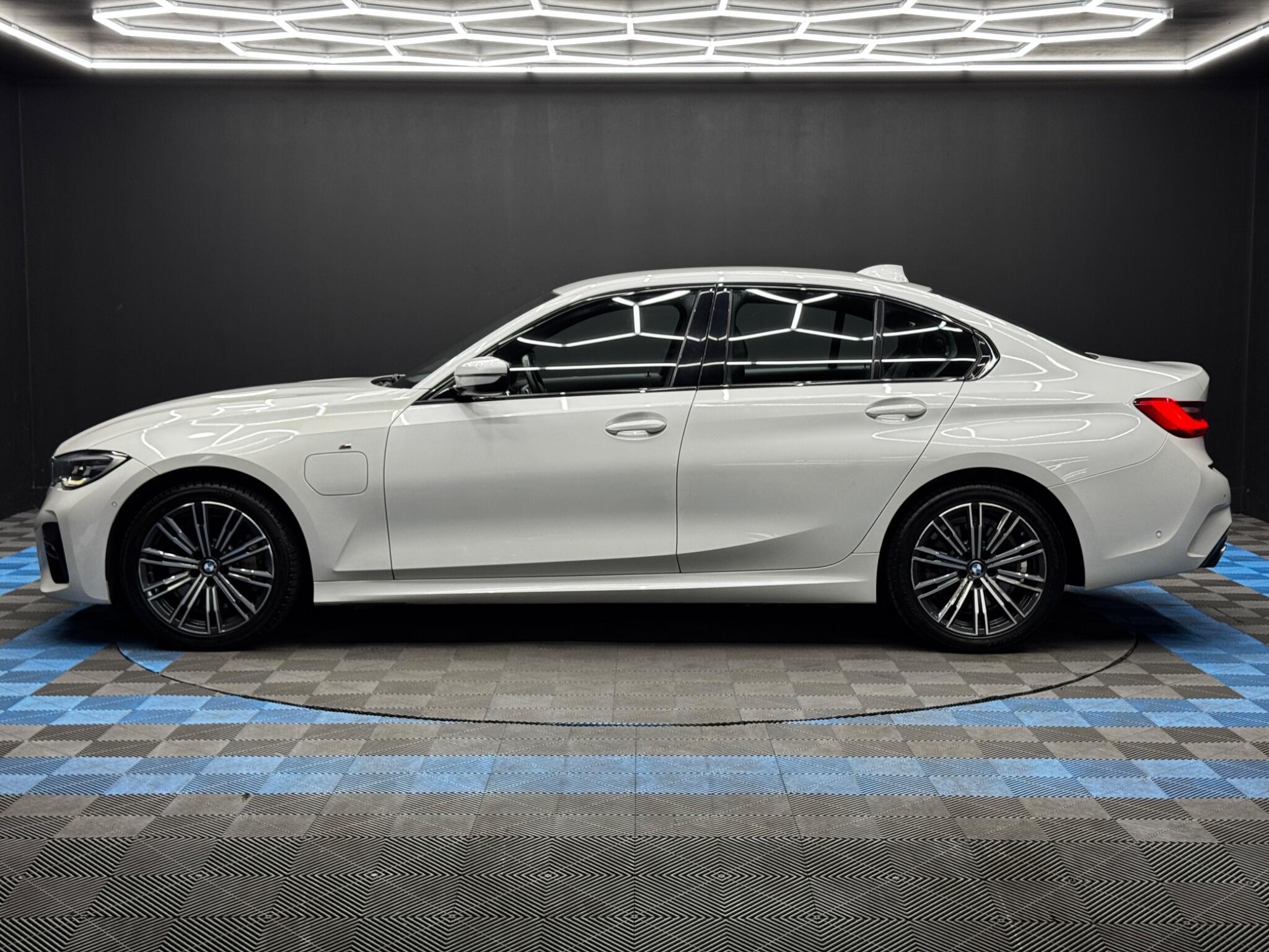 BMW 3 Series - Image 8