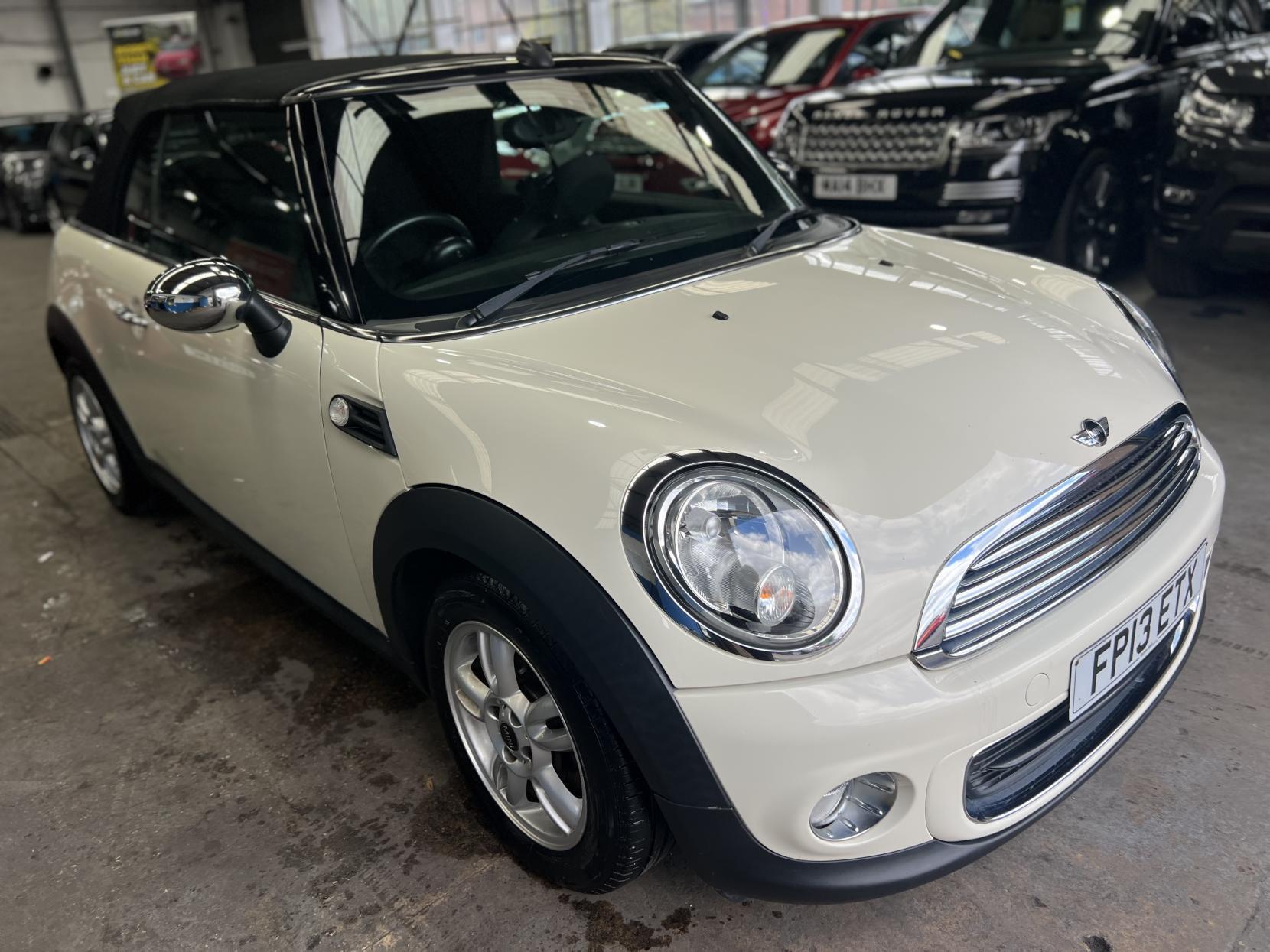MINI Convertible - Image 19