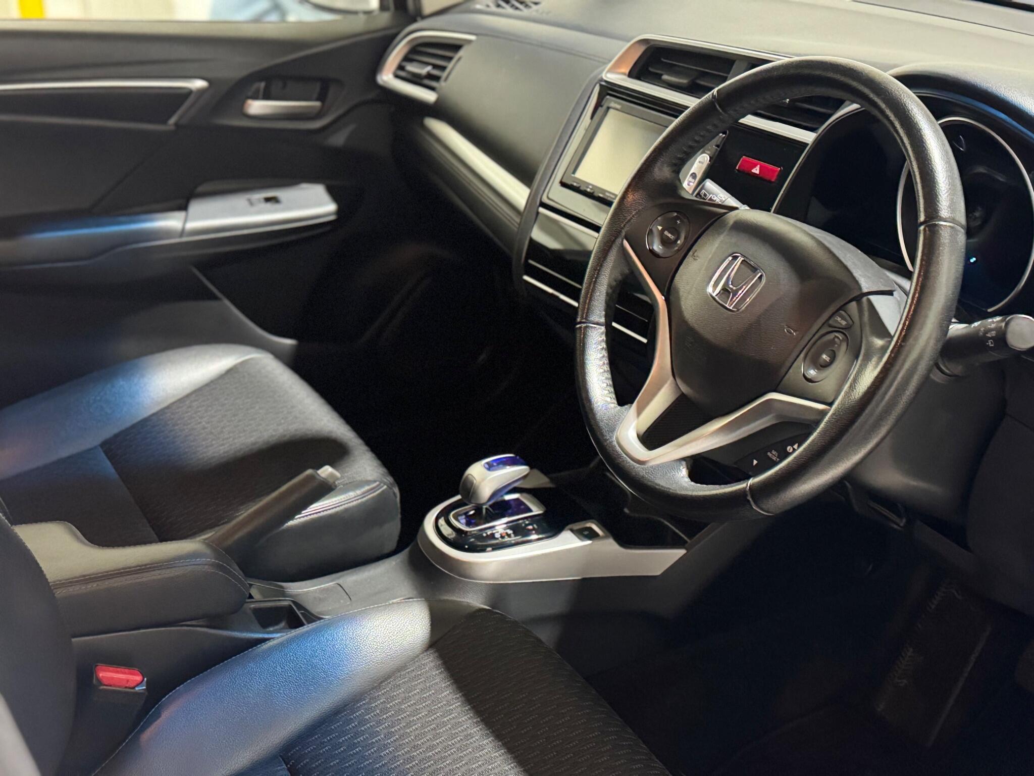 Honda FIT - Image 40