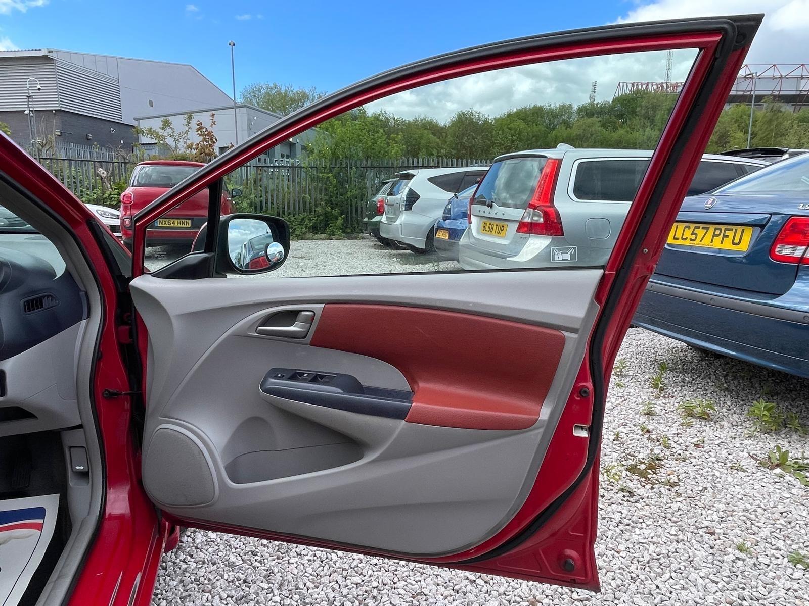 Honda Insight - Image 7