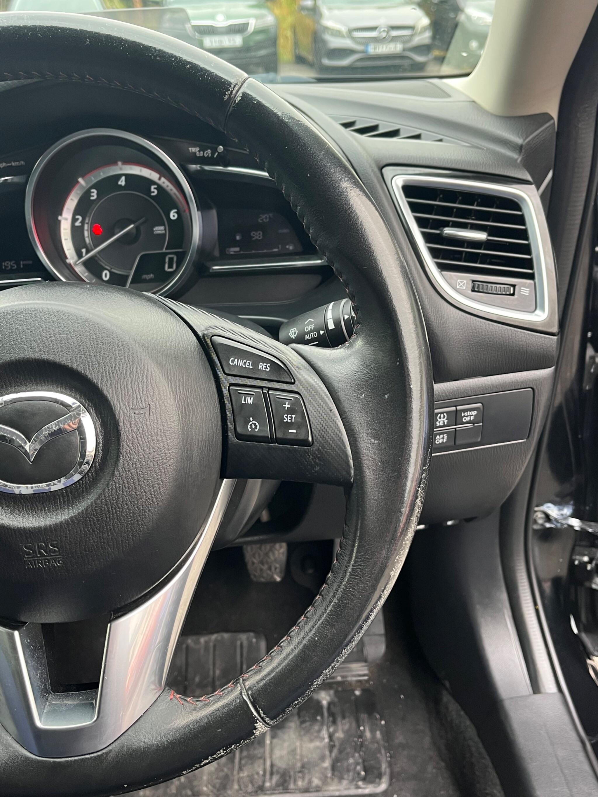 Mazda MAZDA3 - Image 17