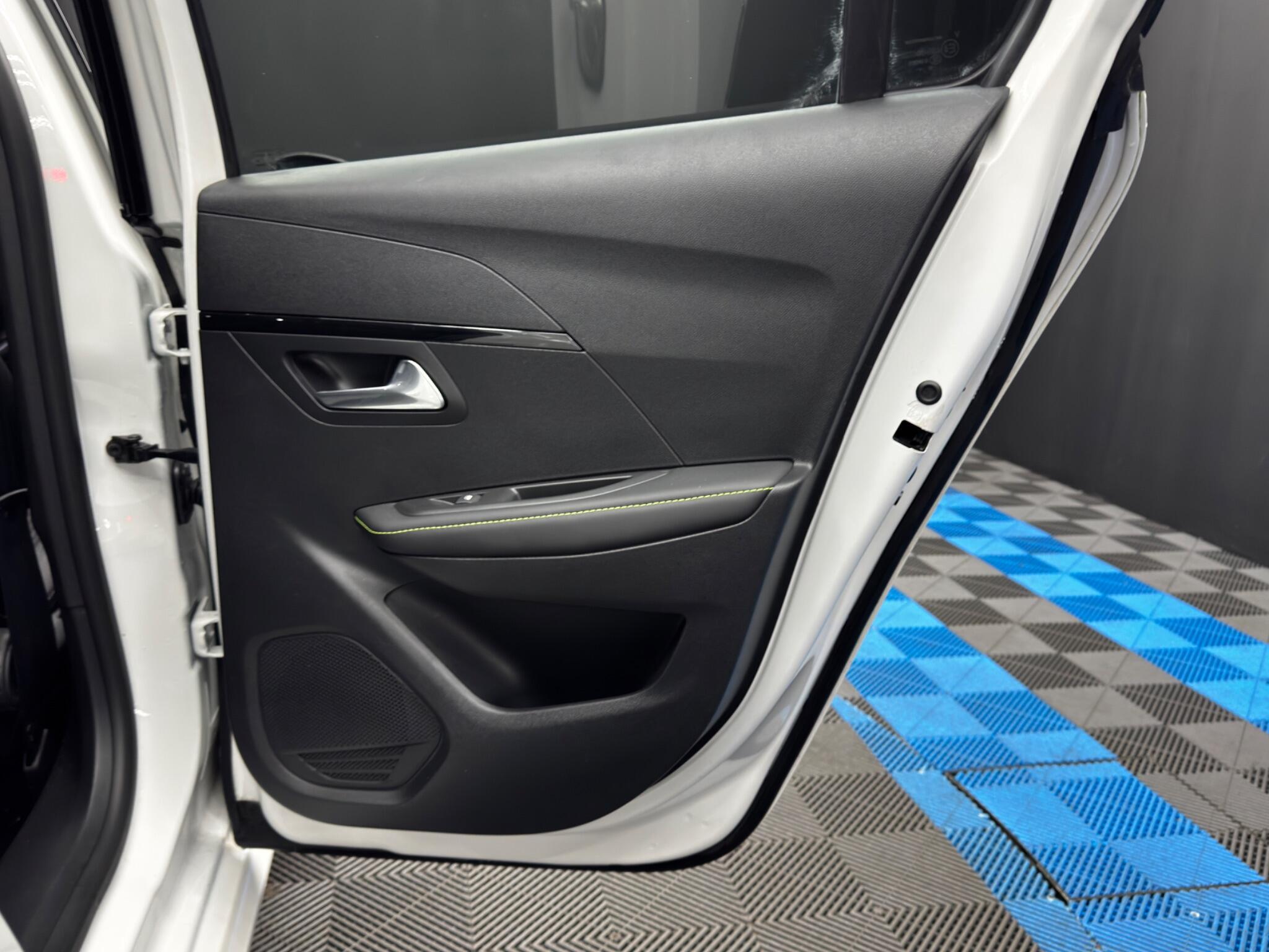 Peugeot 208 - Image 40