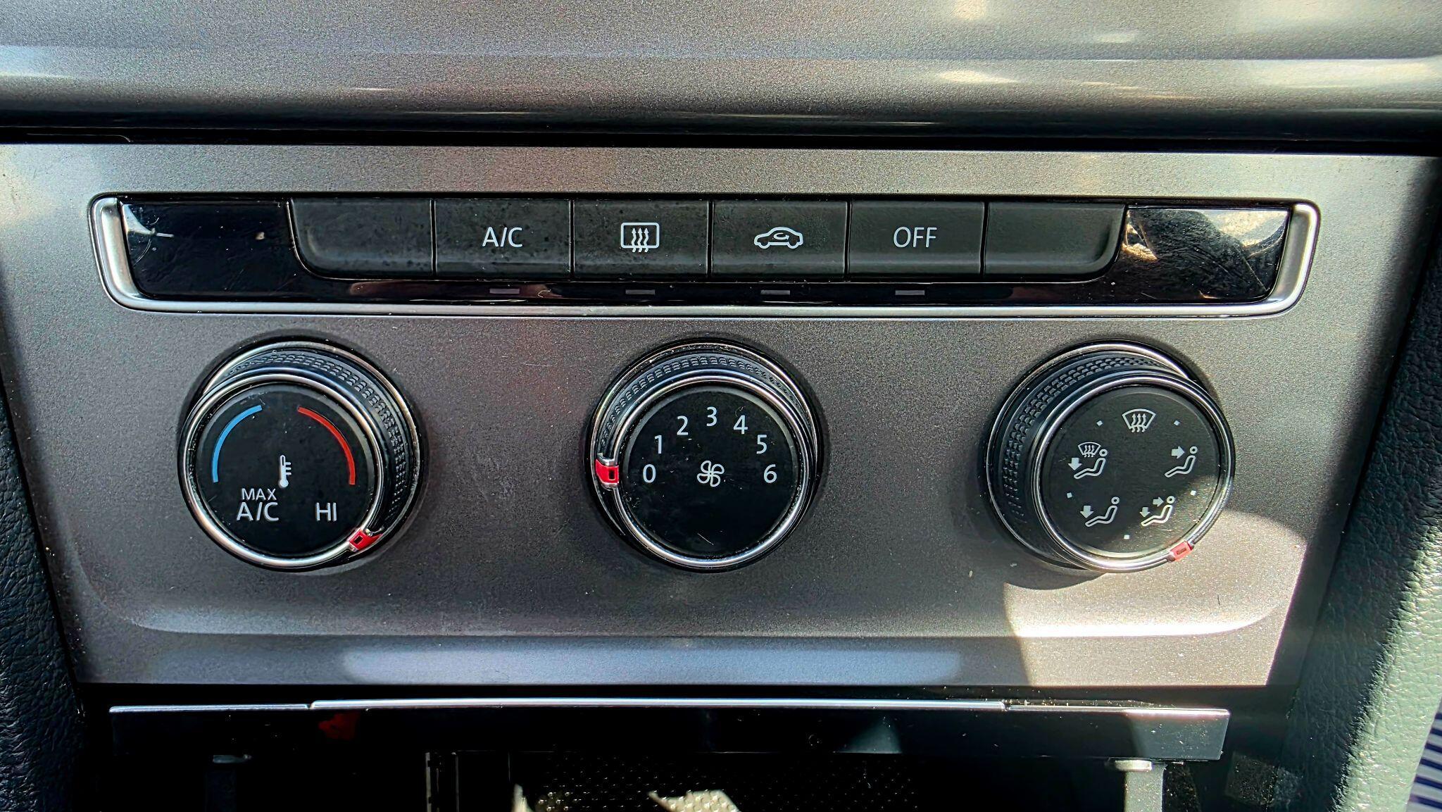 Volkswagen Golf - Image 26