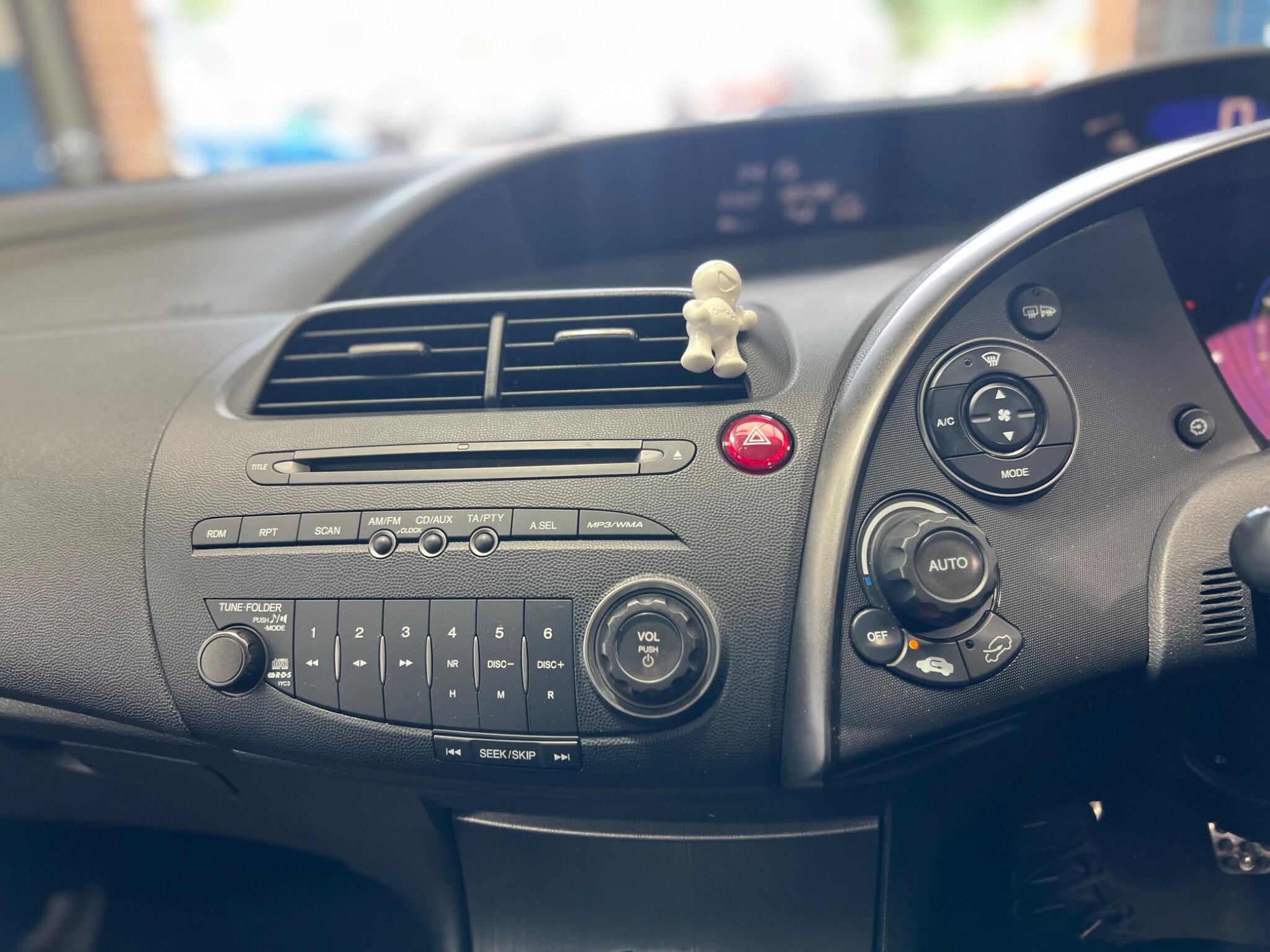 Honda Civic - Image 13