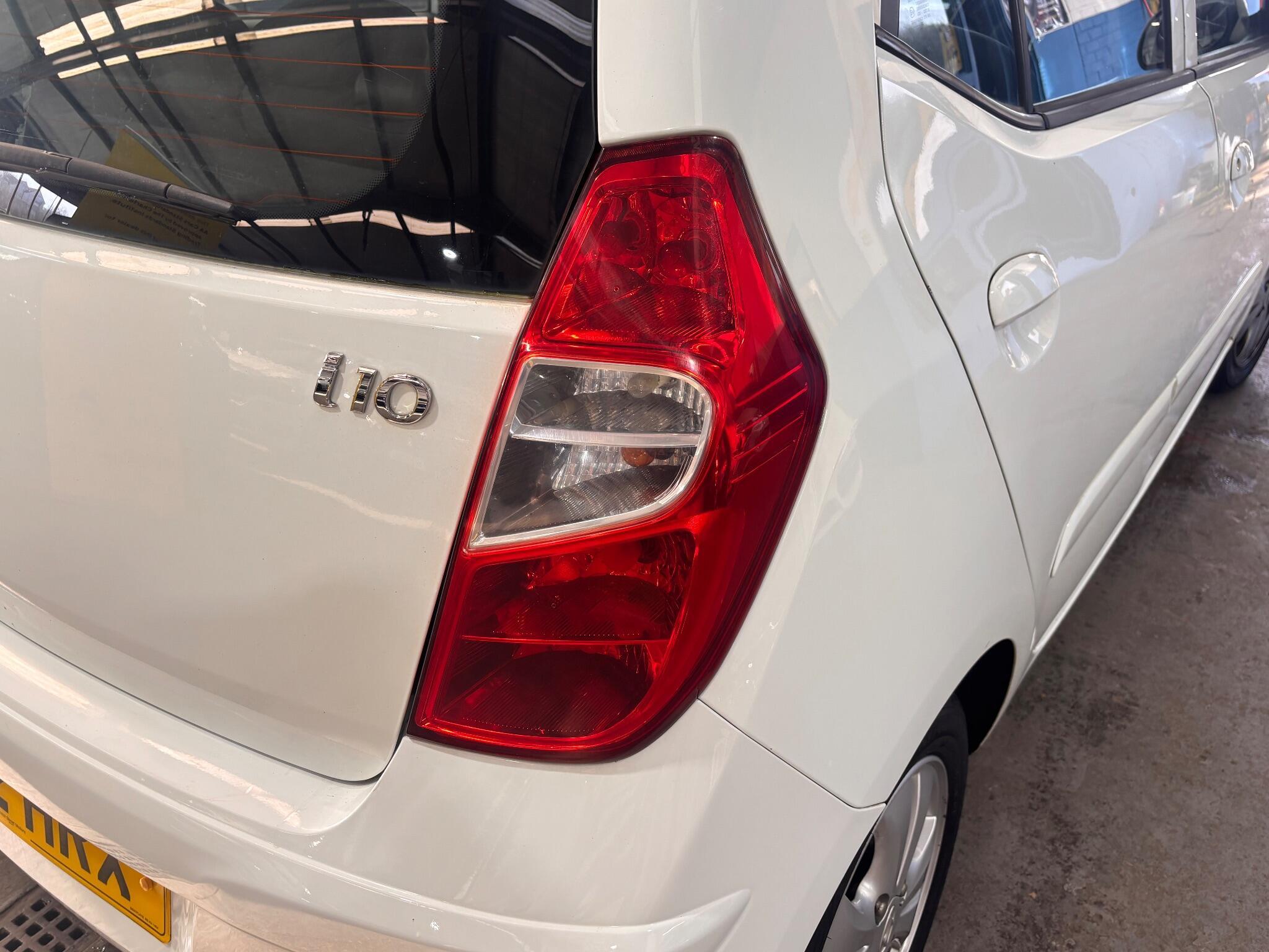 Hyundai i10 - Image 10