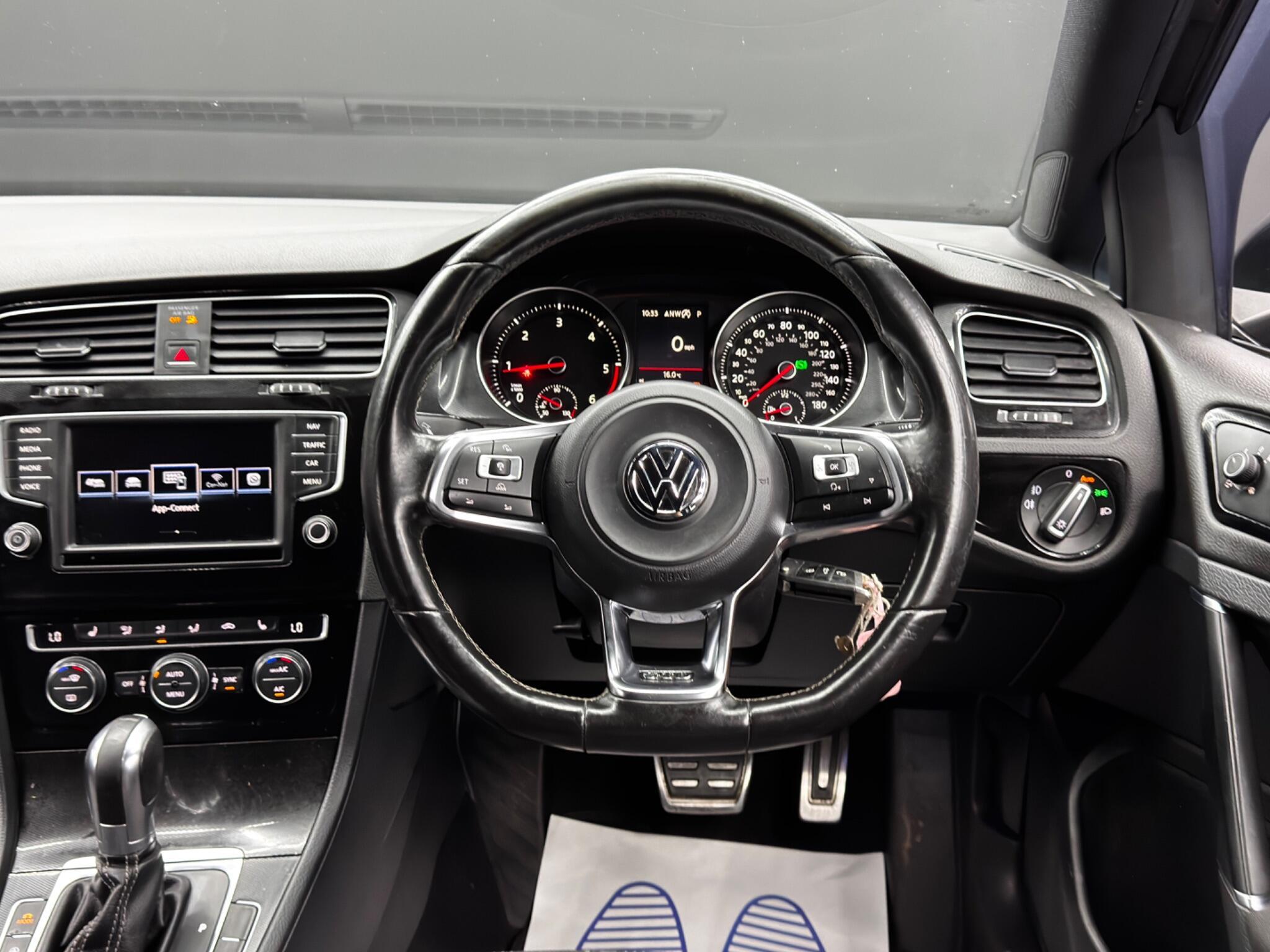 Volkswagen Golf - Image 17