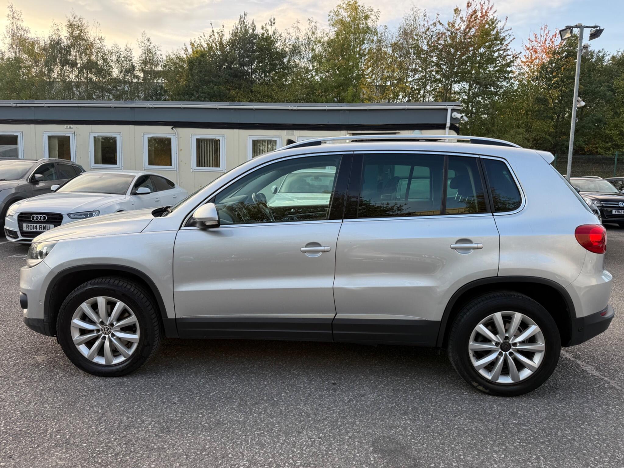 Volkswagen Tiguan - Image 10