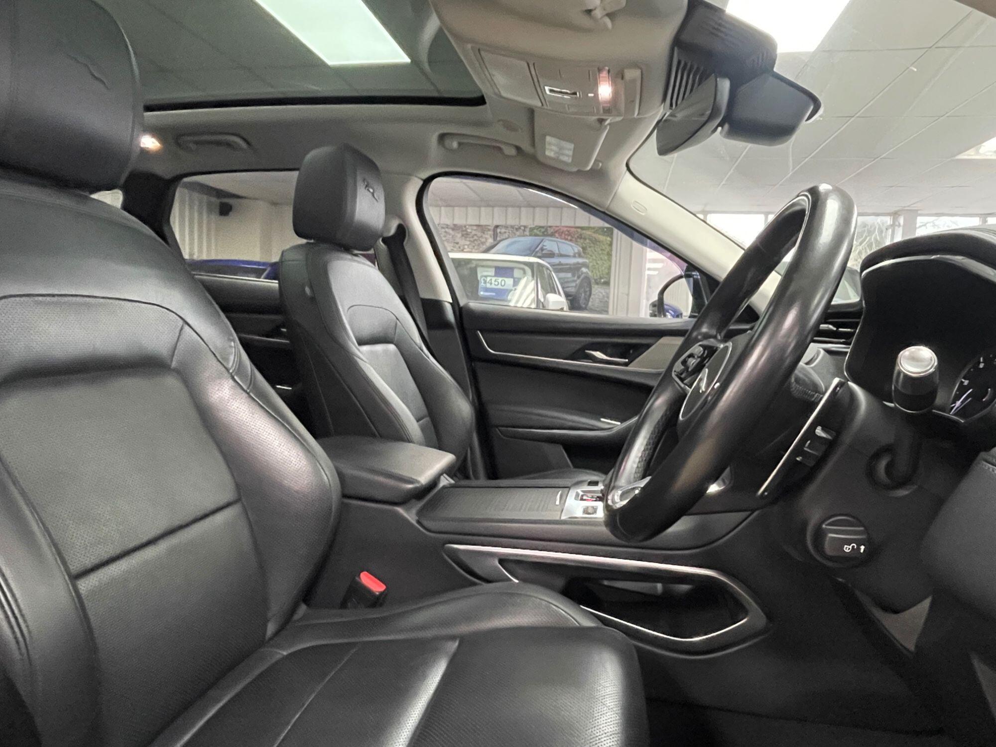 Jaguar F-Pace - Image 27