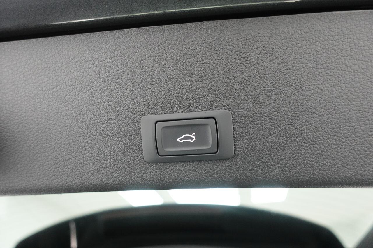 Audi E-Tron - Image 14