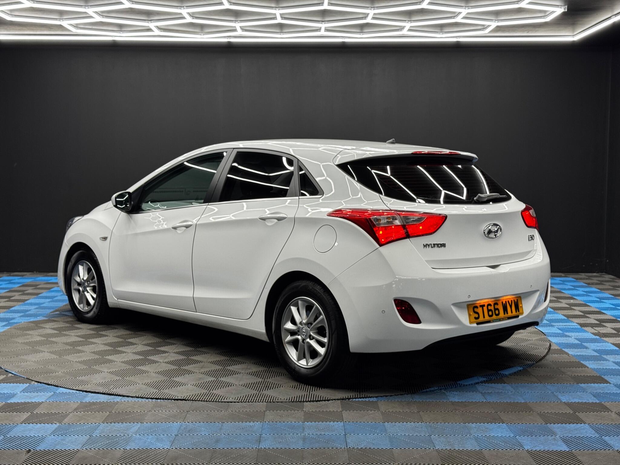 Hyundai i30 - Image 7