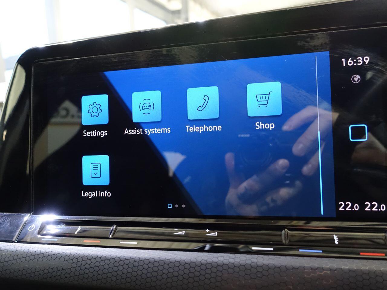 Volkswagen Golf - Image 37