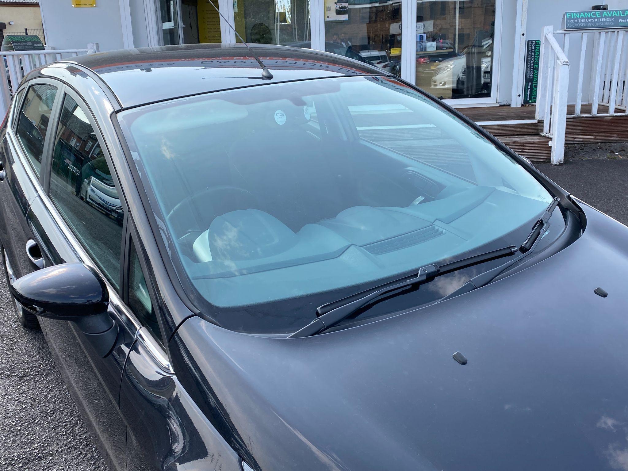 Ford Fiesta - Image 12