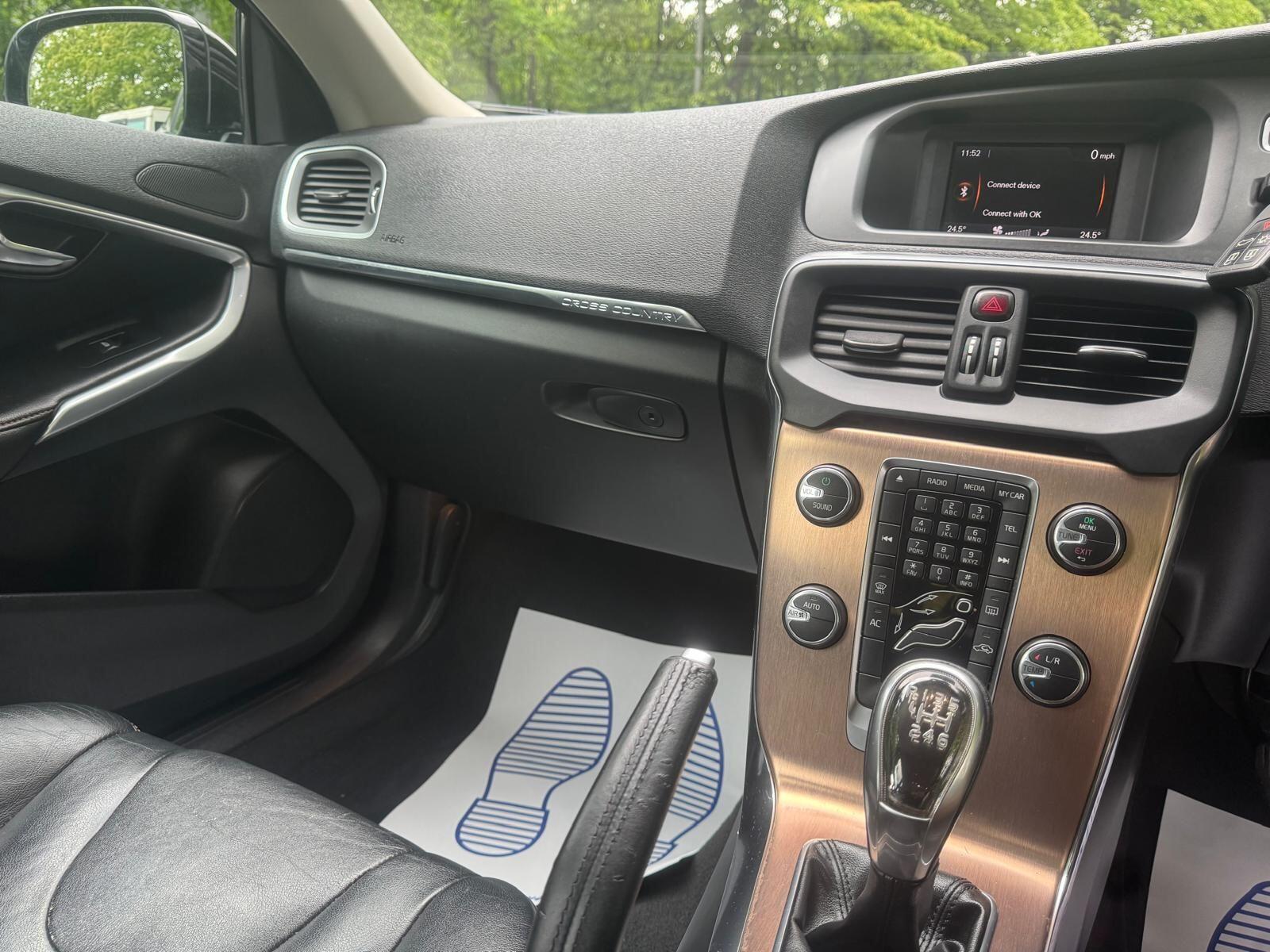 Volvo V40 CROSS COUNTRY - Image 20