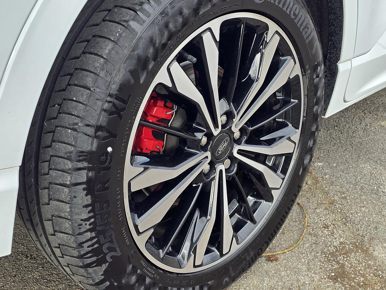 Ford Kuga - Image 19