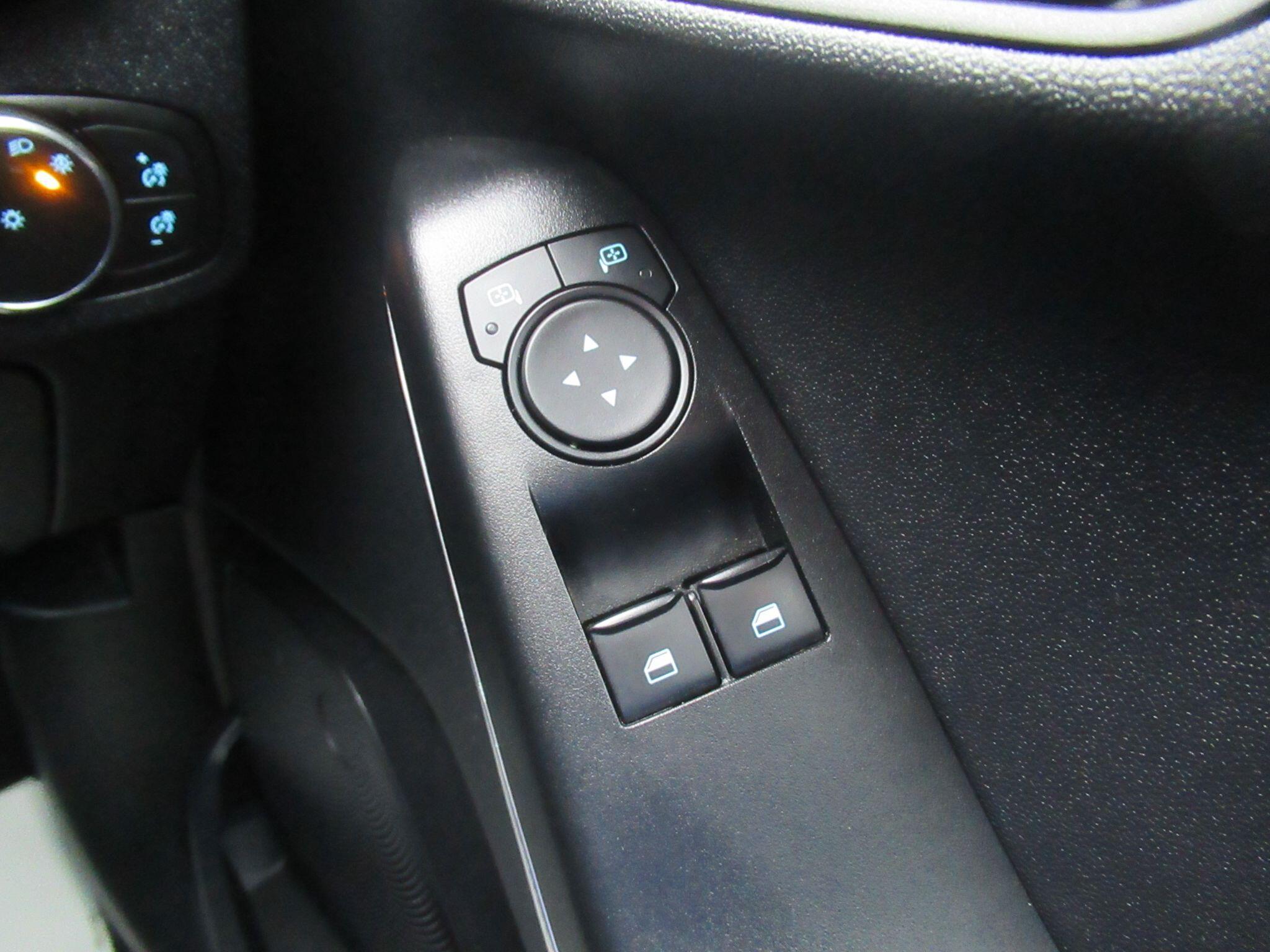 Ford Fiesta - Image 29