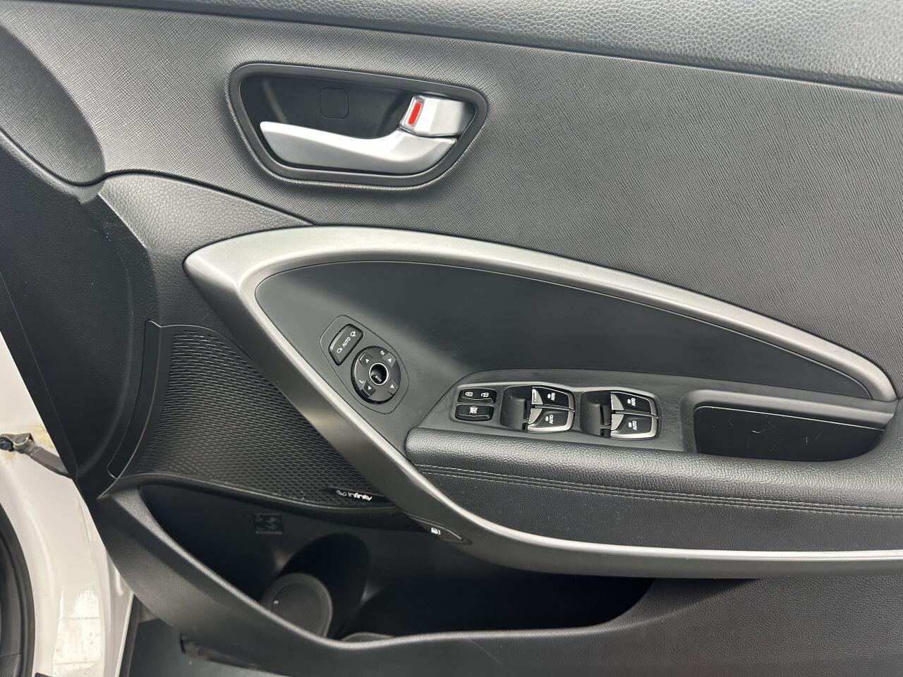 Hyundai Santa Fe - Image 17