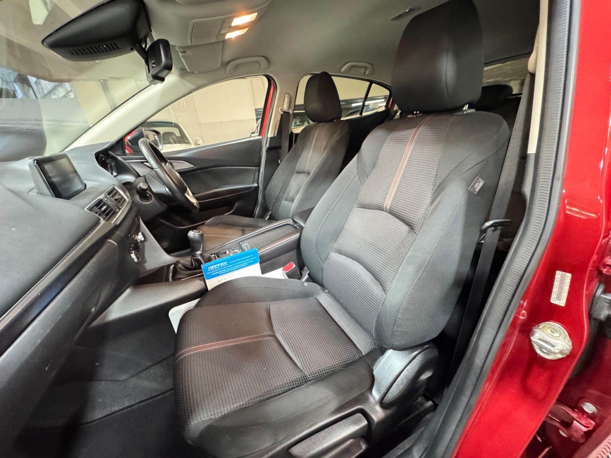 Mazda MAZDA3 - Image 9