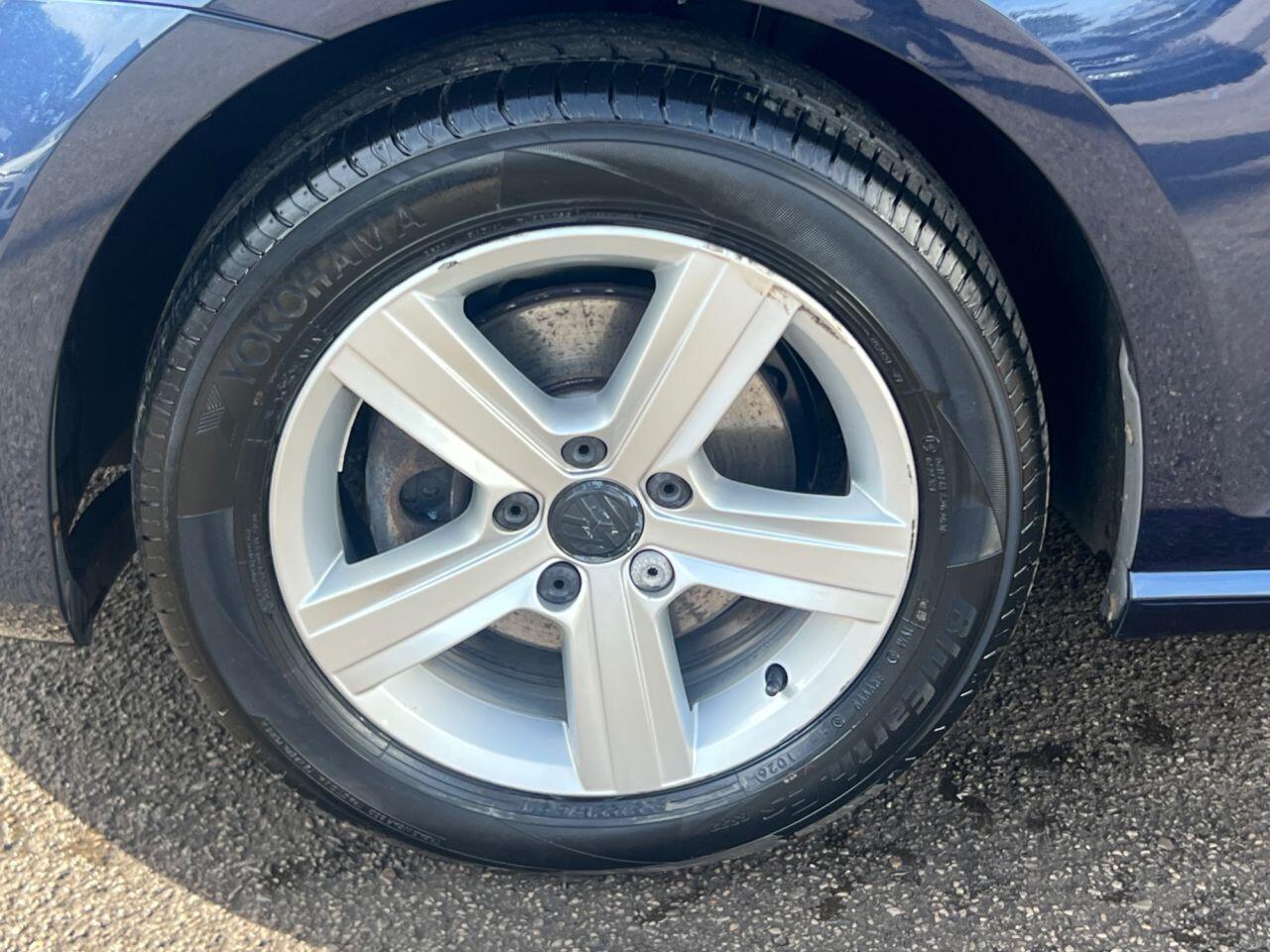 Volkswagen Golf - Image 12