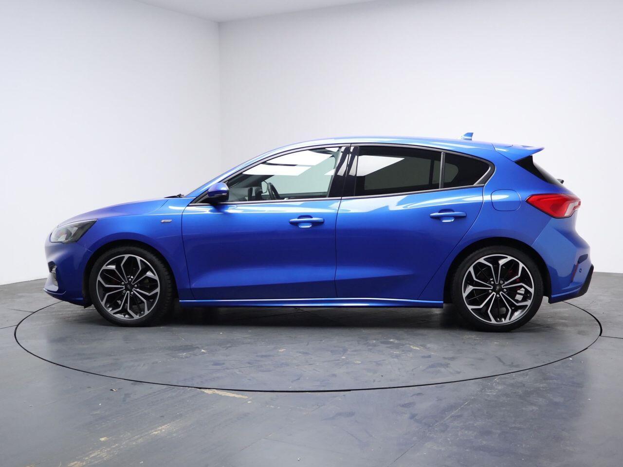 Ford Focus - Image 7