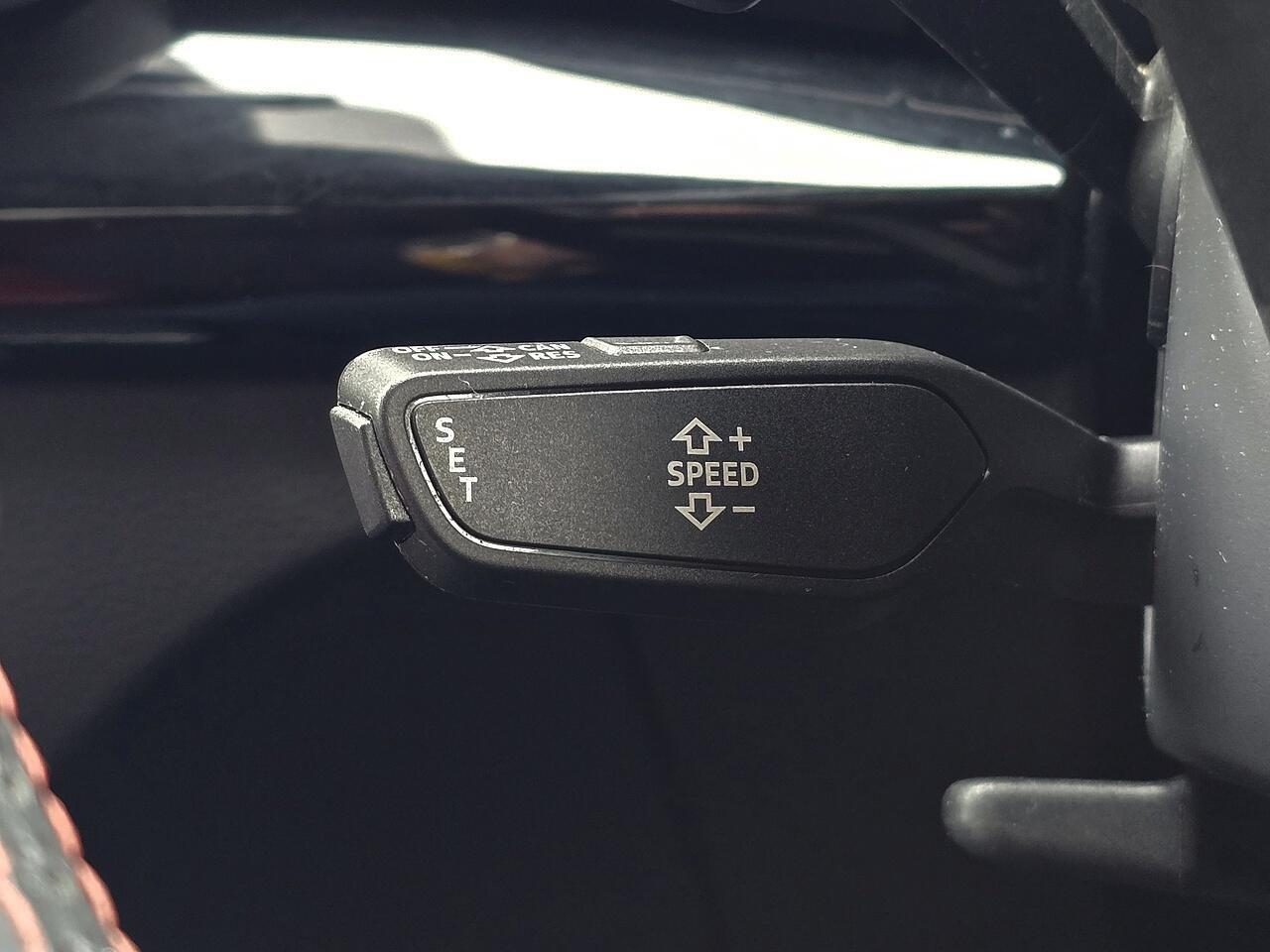 Audi SQ5 - Image 18
