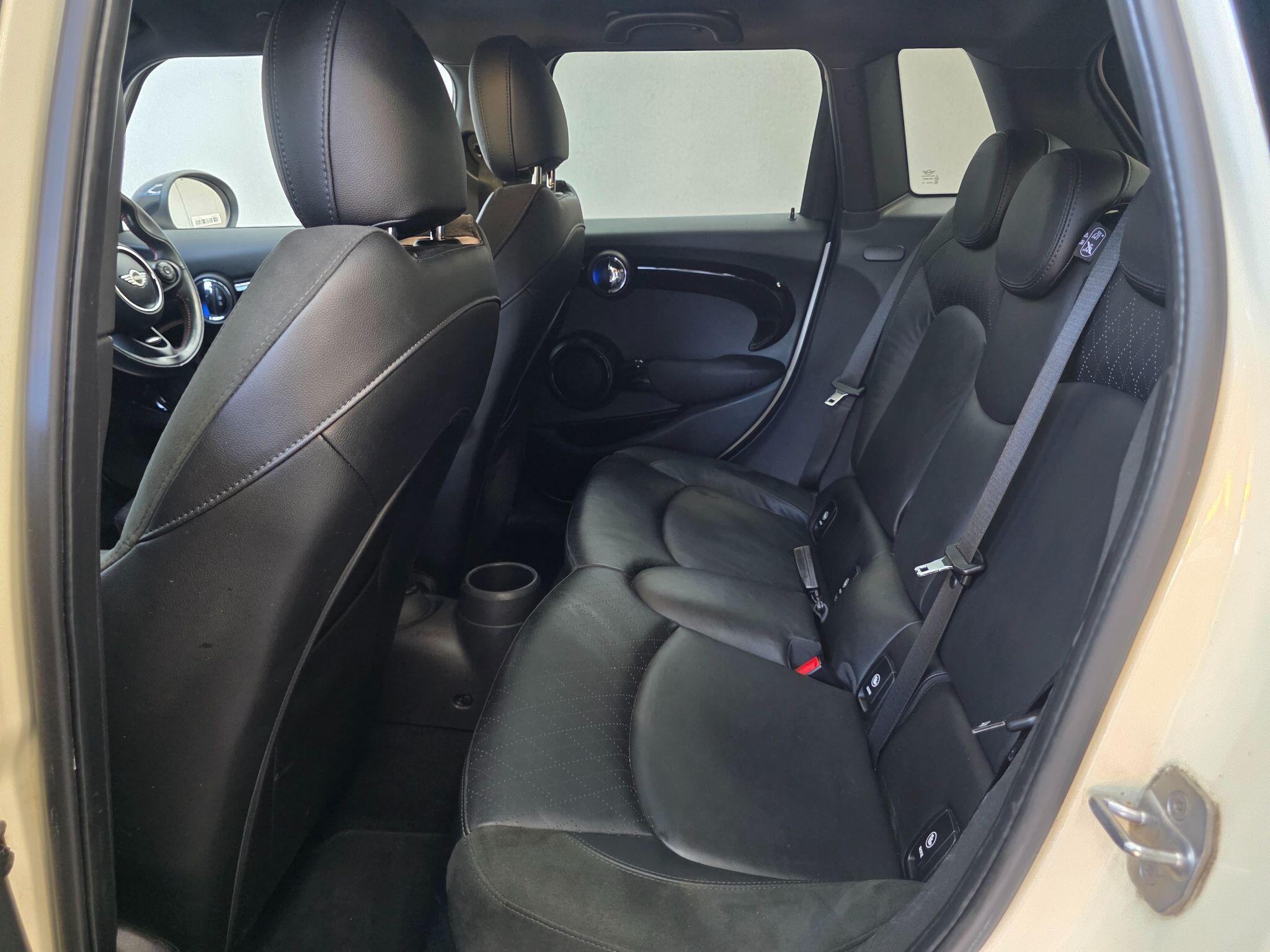 MINI Hatch - Image 28