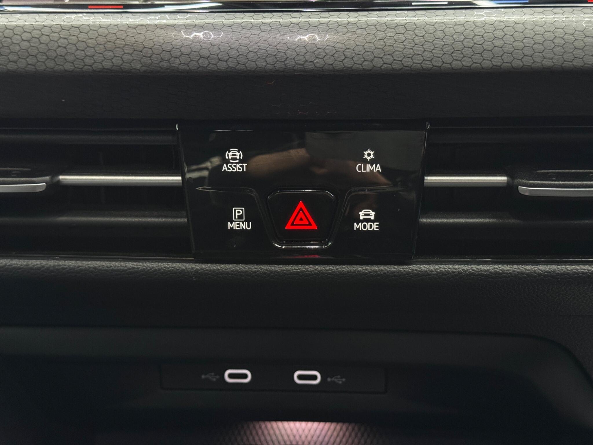 Volkswagen Golf - Image 25