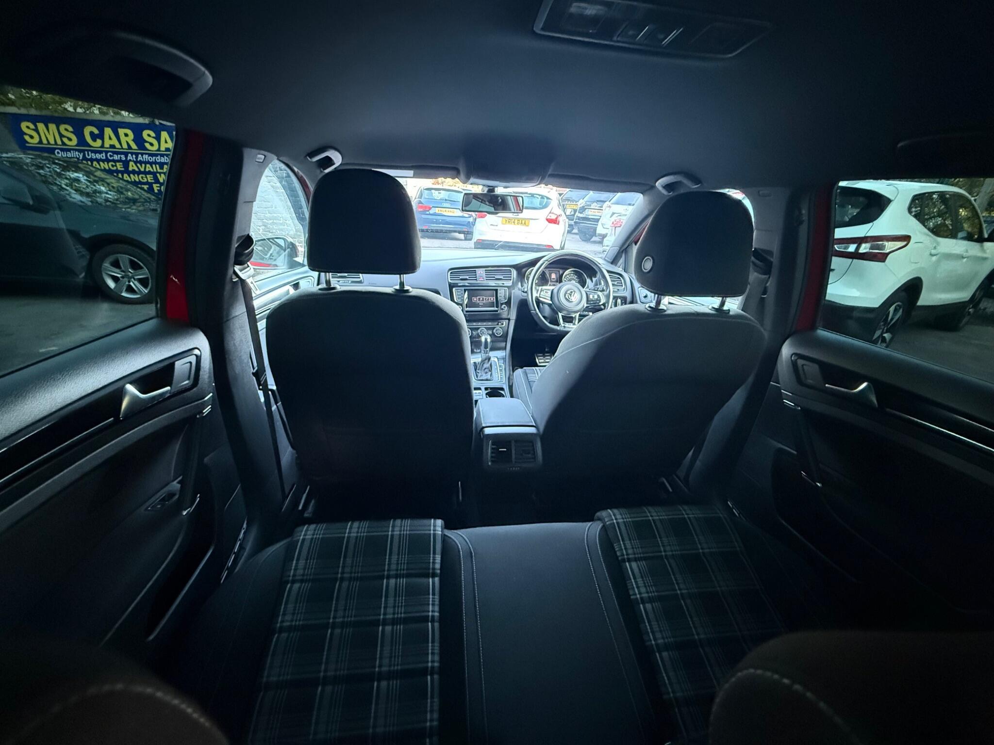 Volkswagen Golf - Image 29