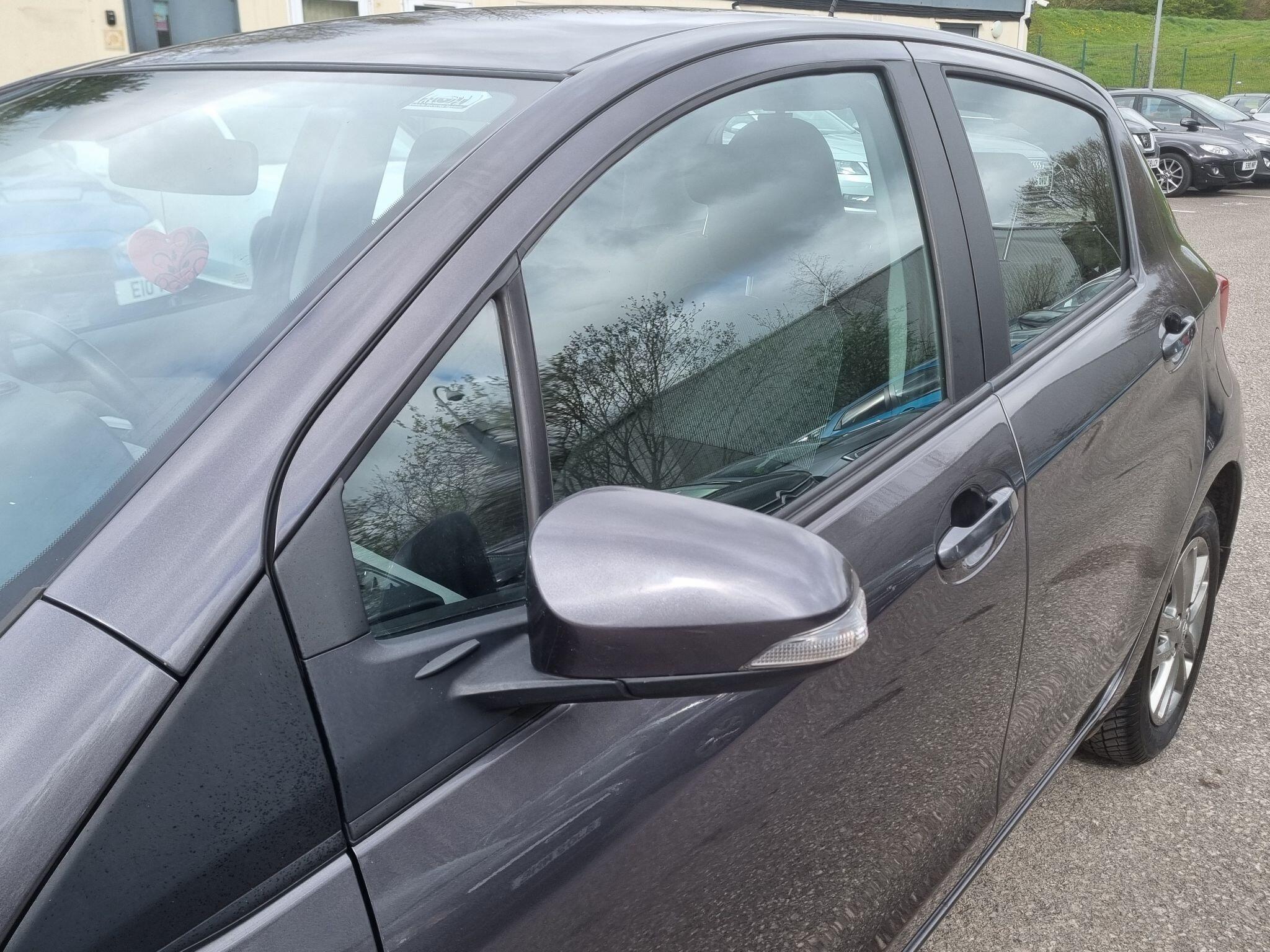 Toyota Yaris - Image 34