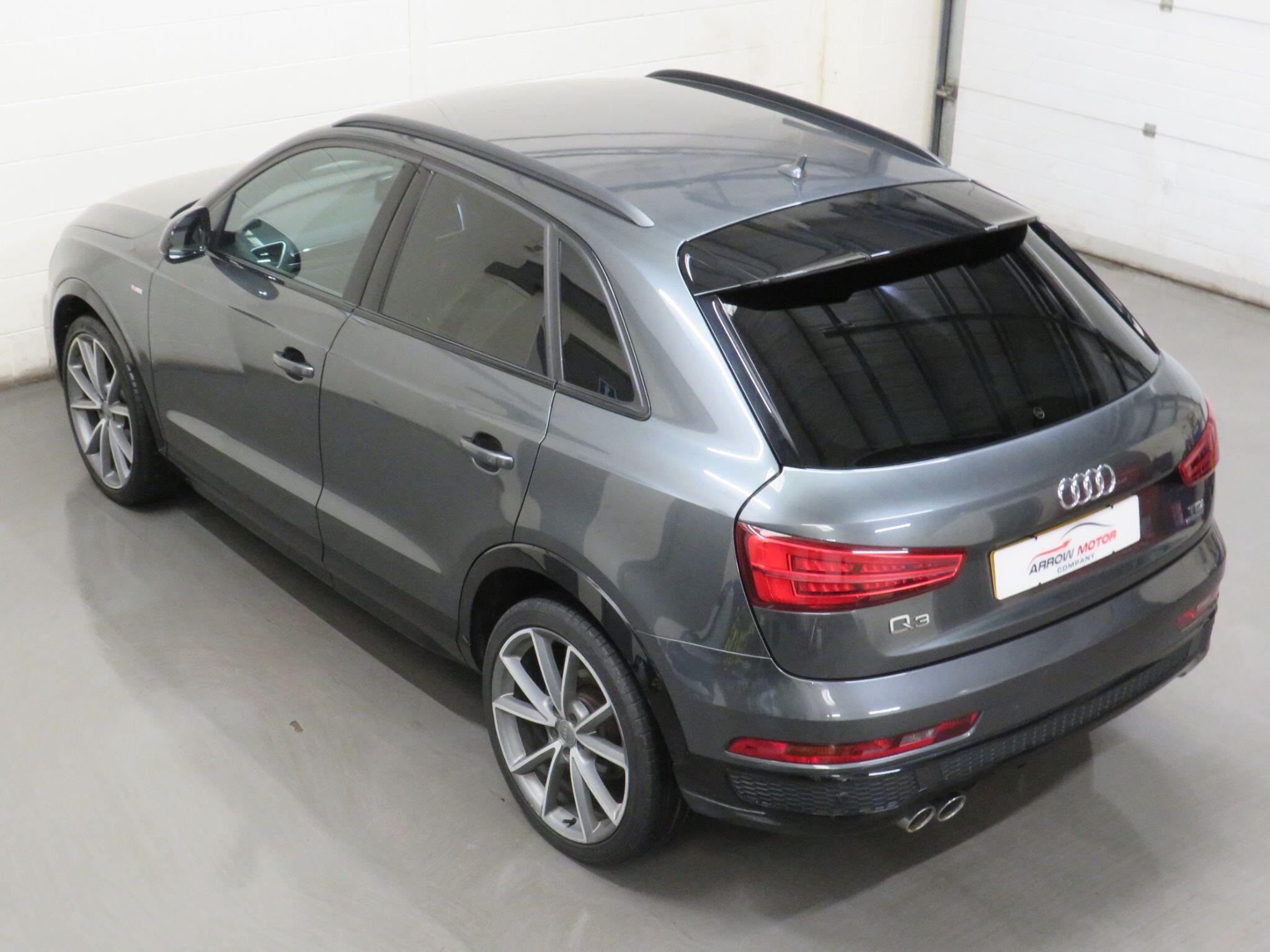 Audi Q3 - Image 10
