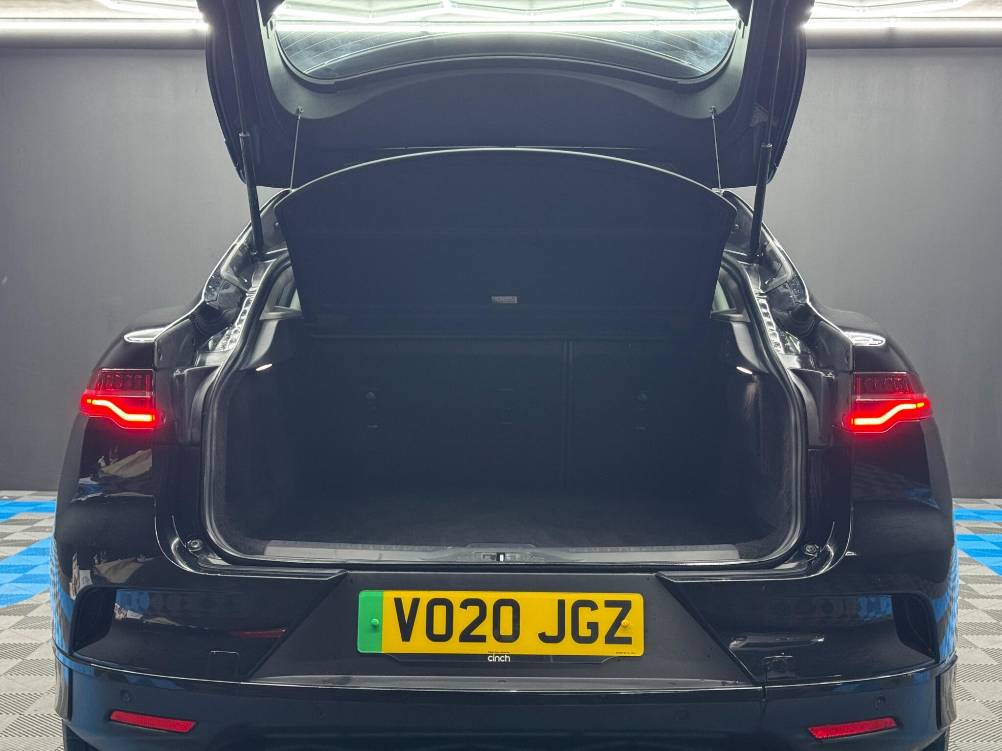 Jaguar I-Pace - Image 38