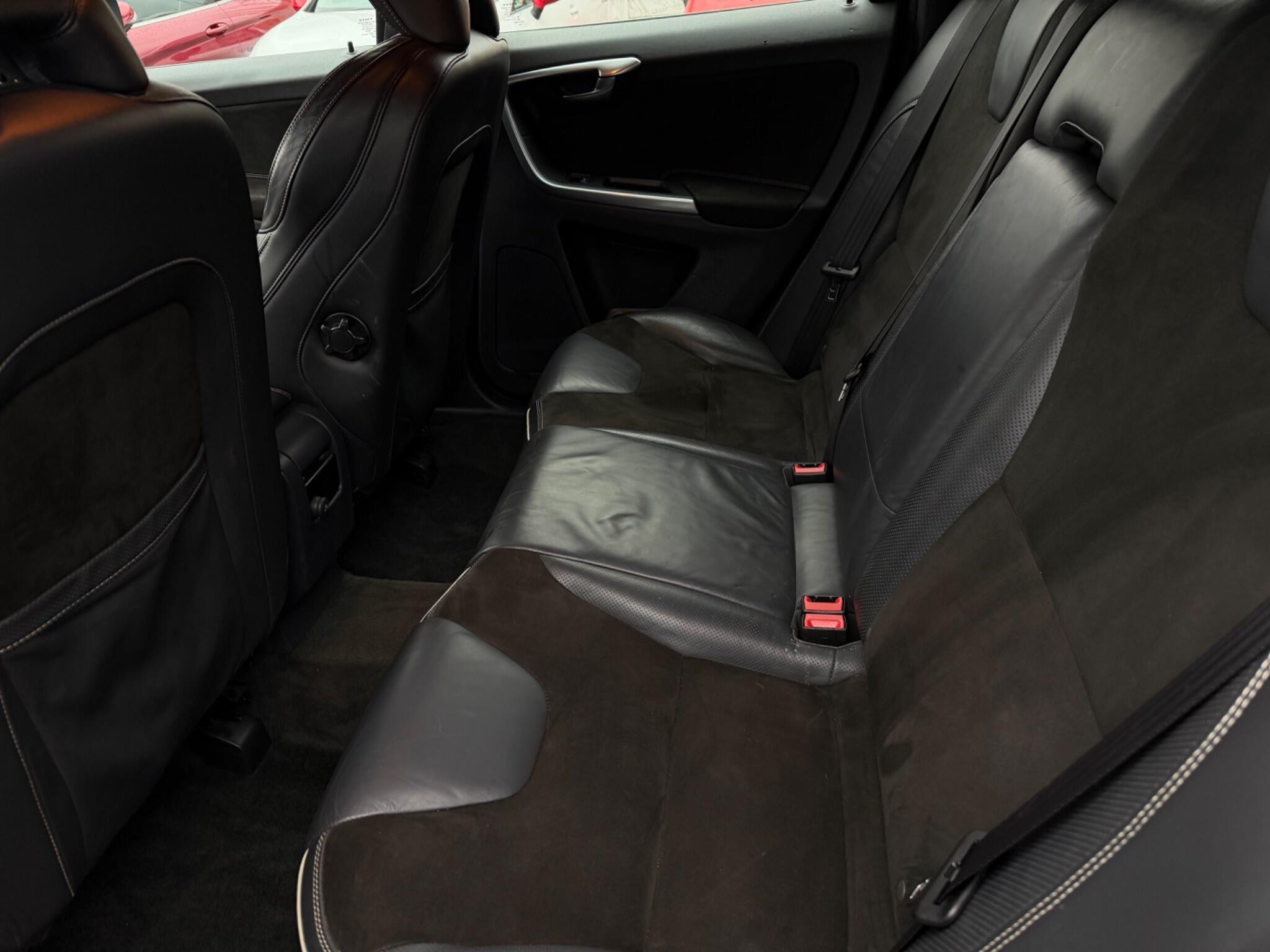 Volvo XC60 - Image 13