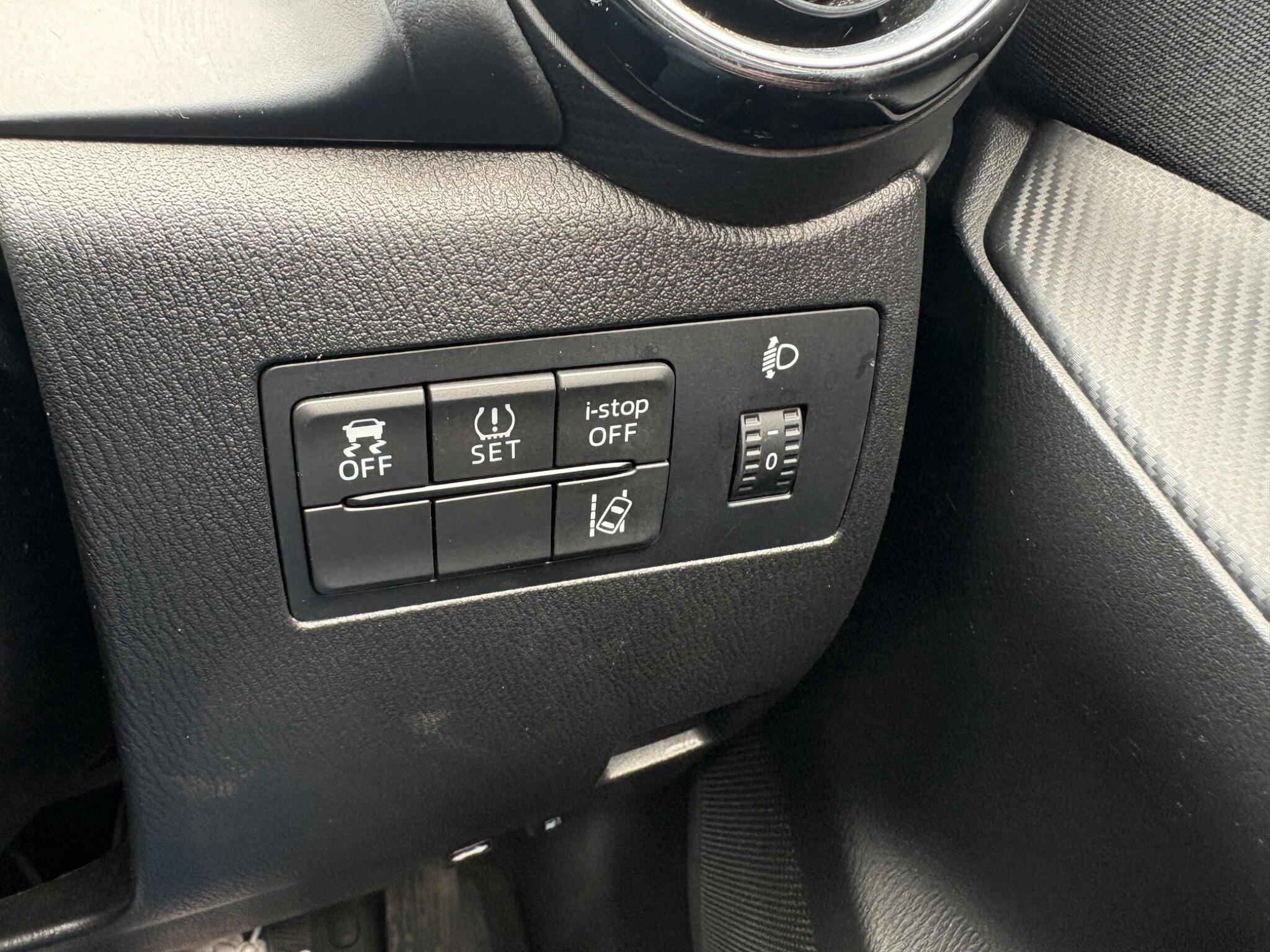 Mazda MAZDA2 - Image 30
