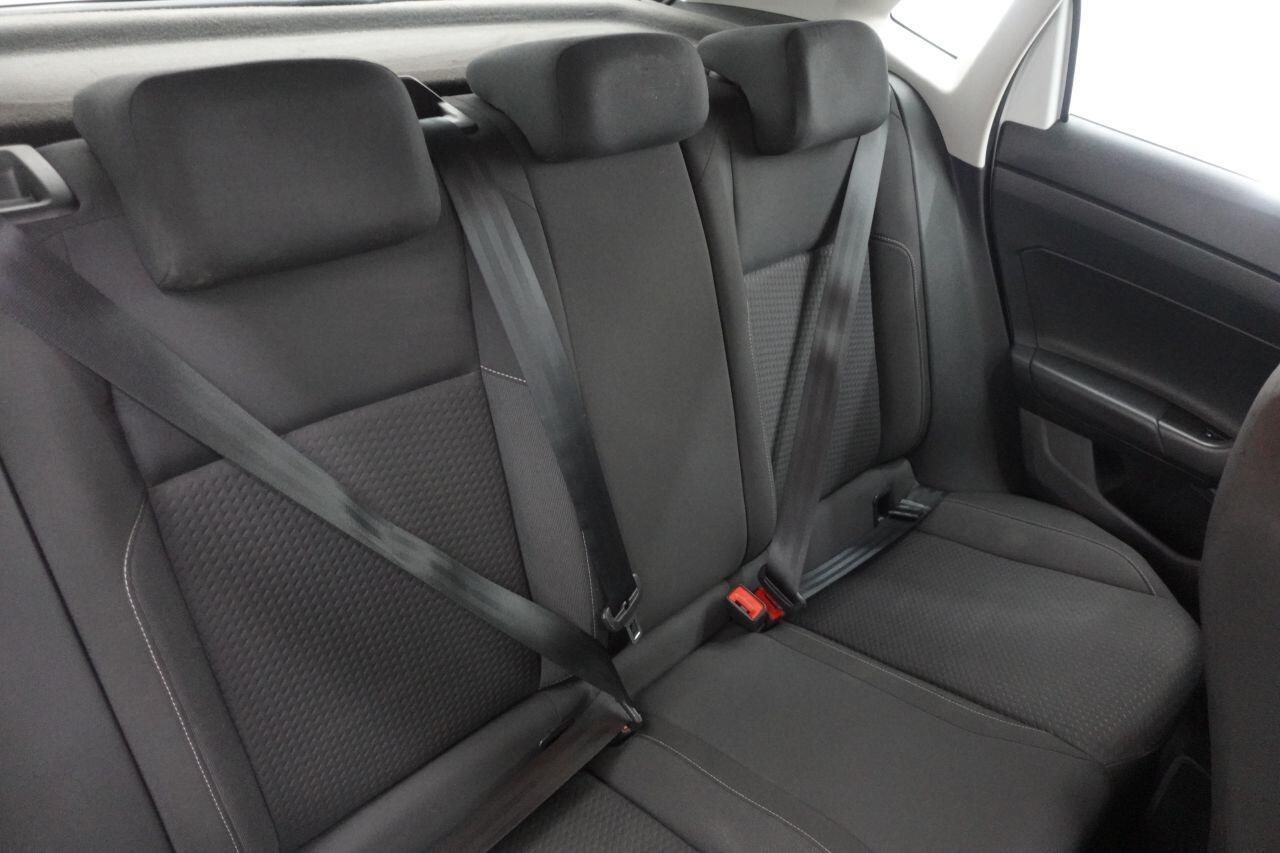 Volkswagen Polo - Image 10