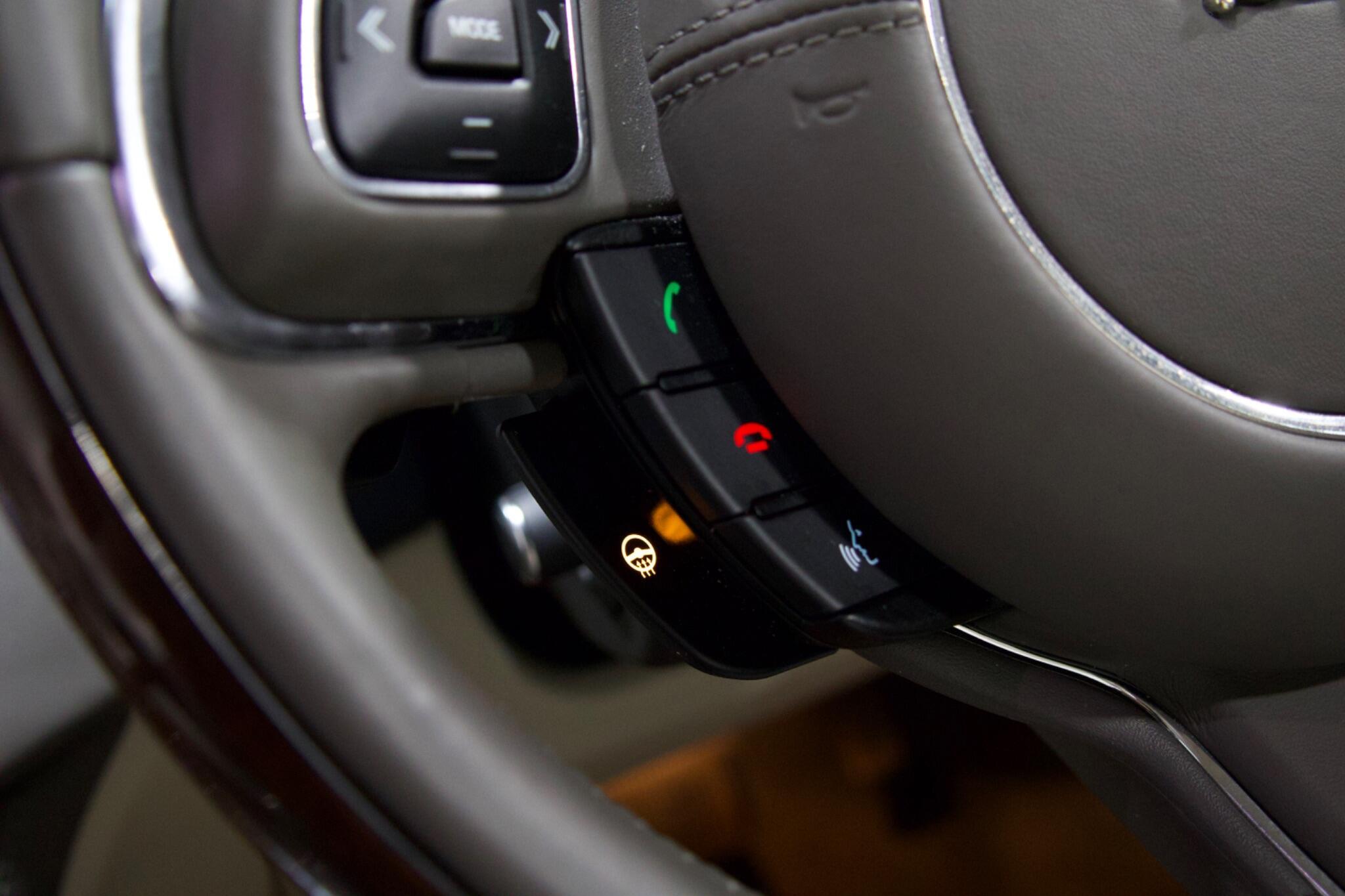 Jaguar XJ - Image 13