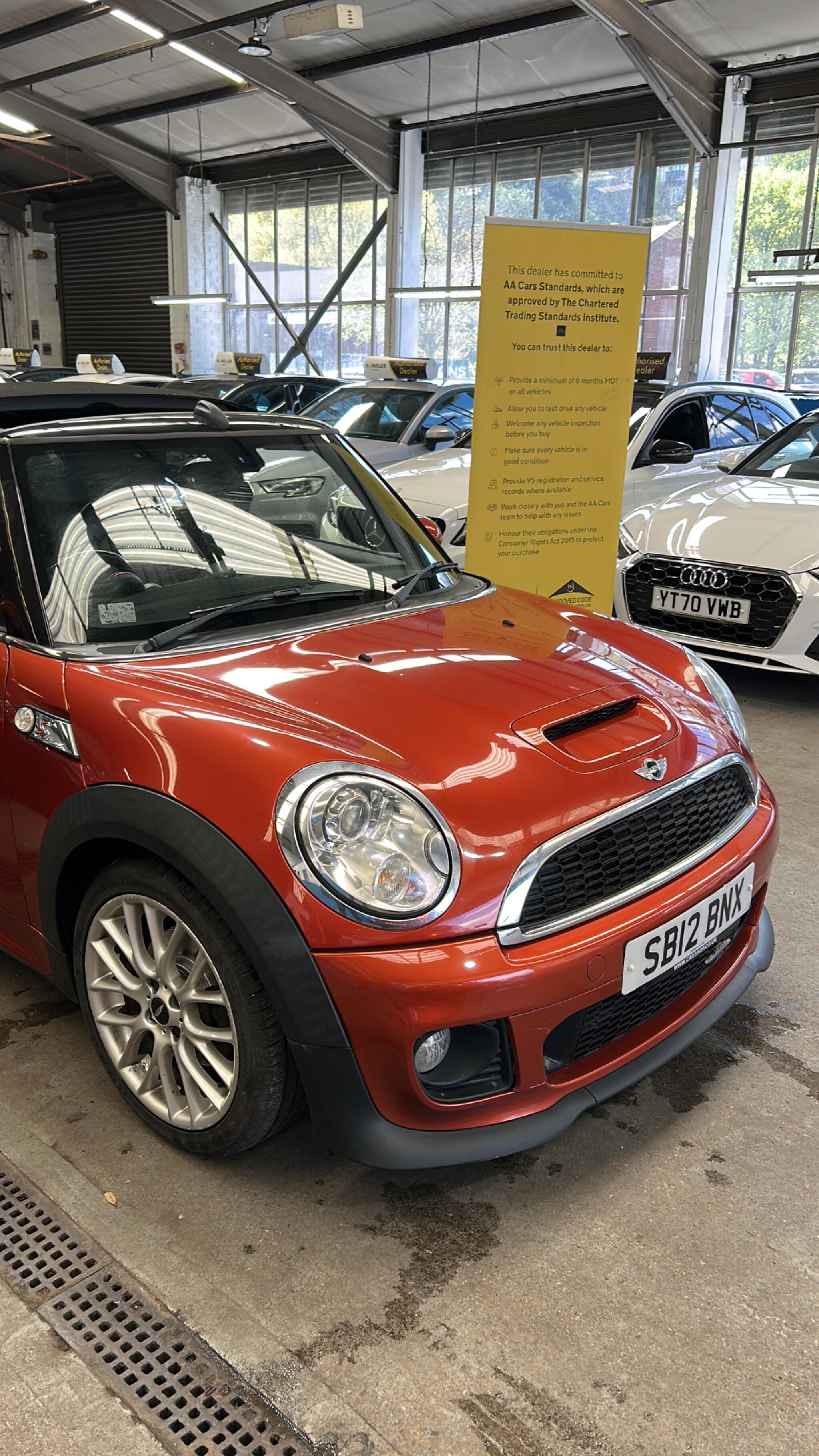 MINI Convertible - Image 37