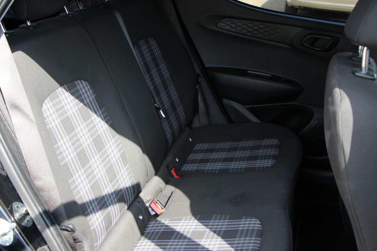 Hyundai i10 - Image 12