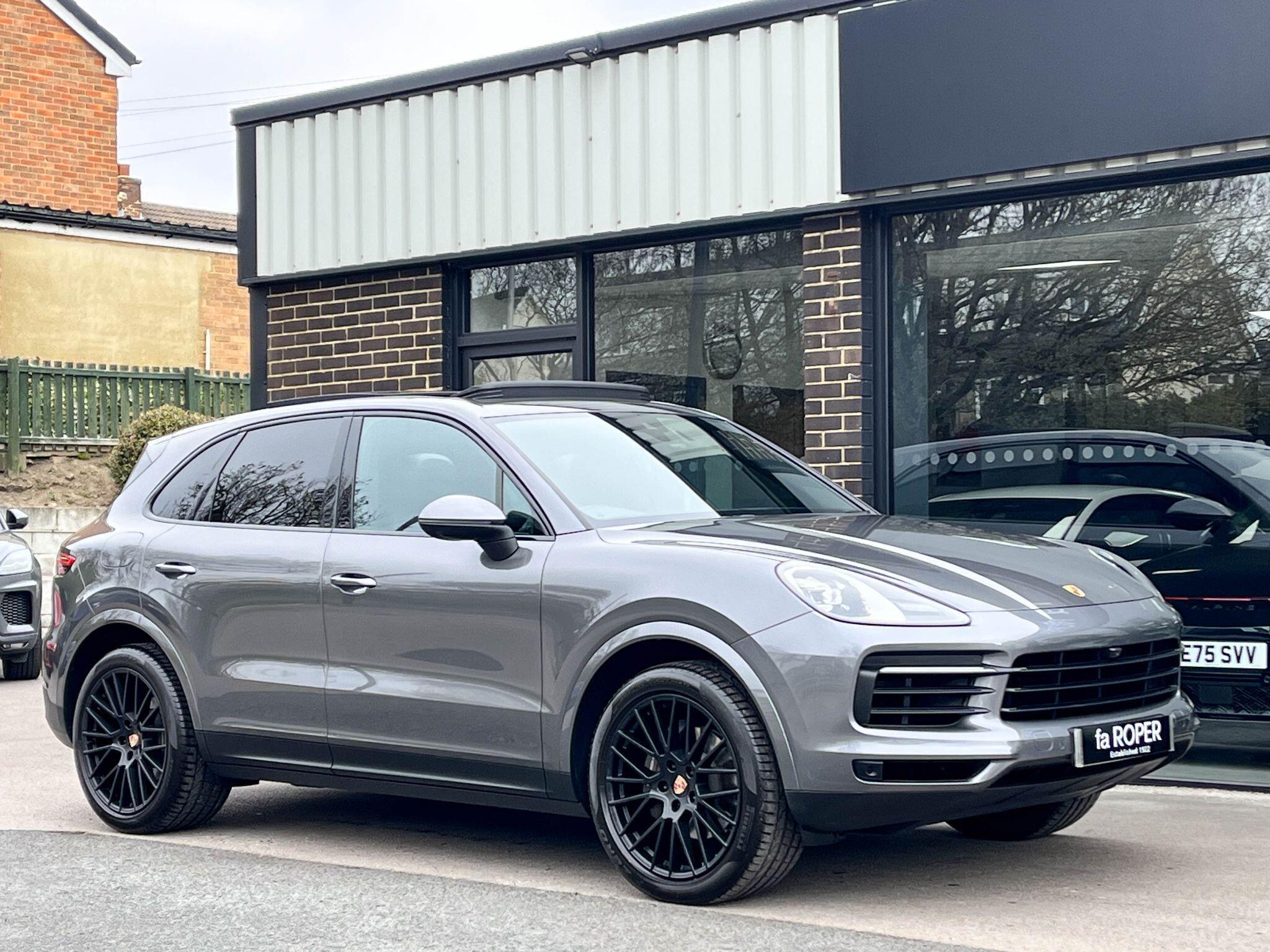 Porsche Cayenne - Image 18