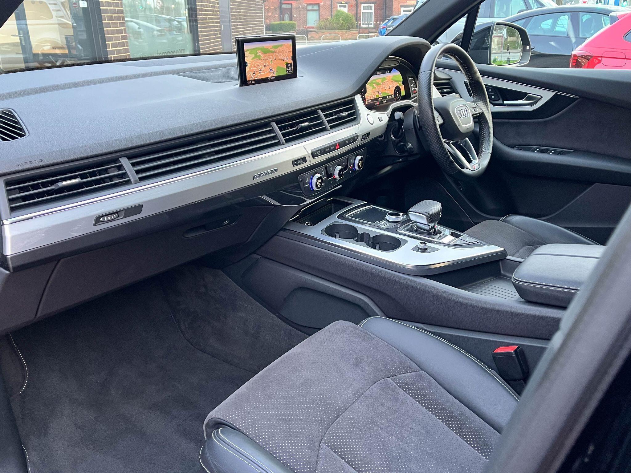 Audi Q7 - Image 6