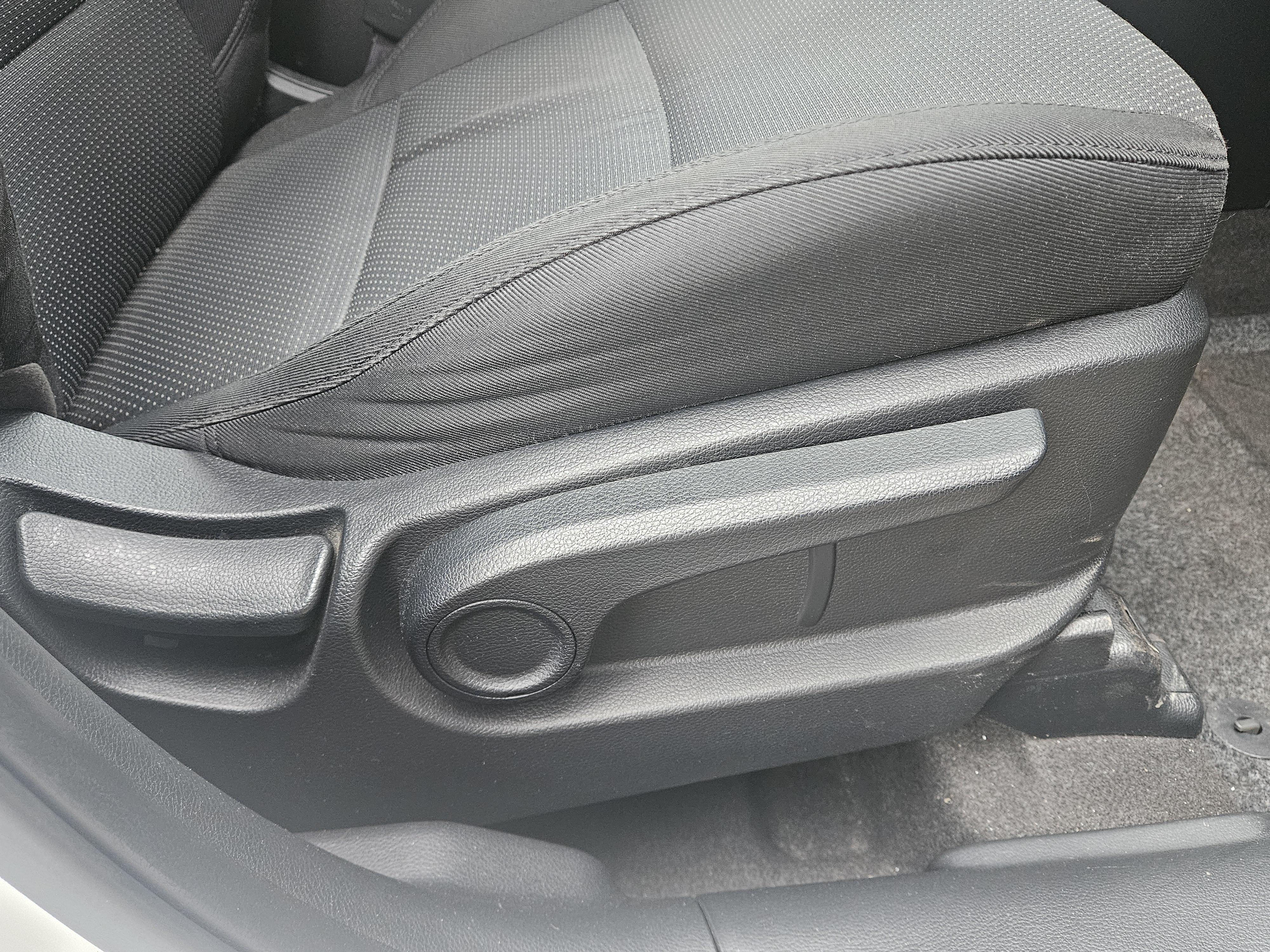 Kia Carens - Image 31