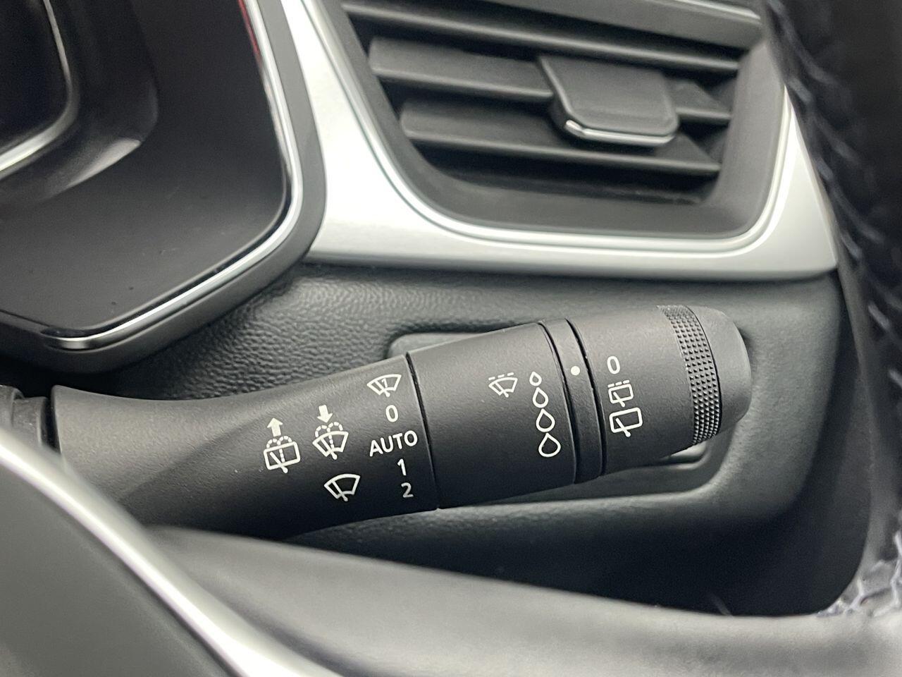 Renault Captur - Image 33