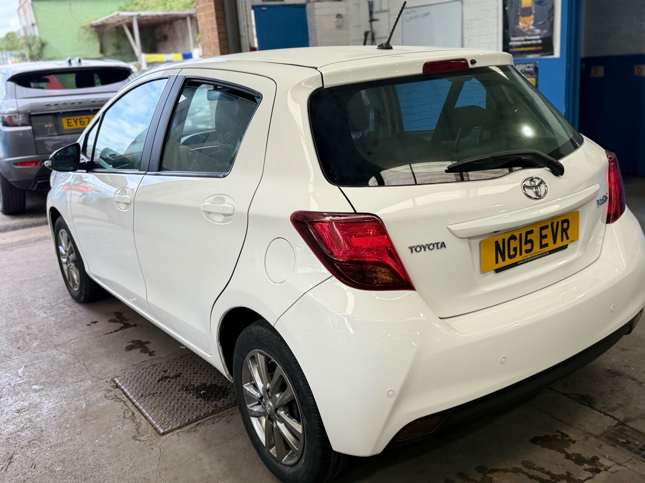 Toyota Yaris - Image 2