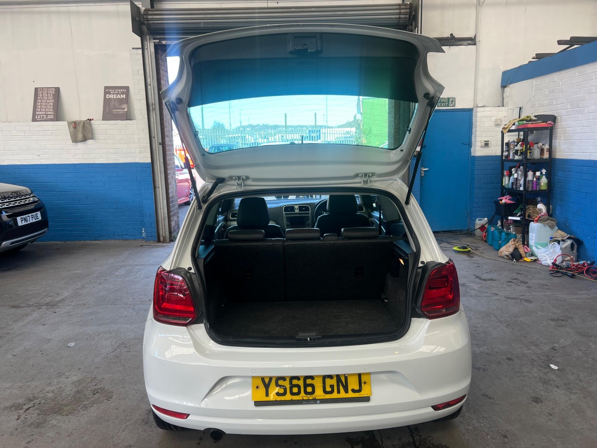 Volkswagen Polo - Image 18